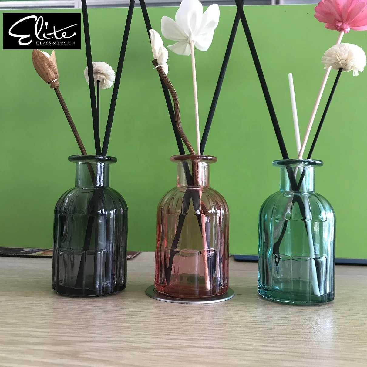 
Empty Modern Beautiful Vase Decoration 130ml Glass Reed Diffuser Bottle With Rattan Stick Essential oil bottle 
