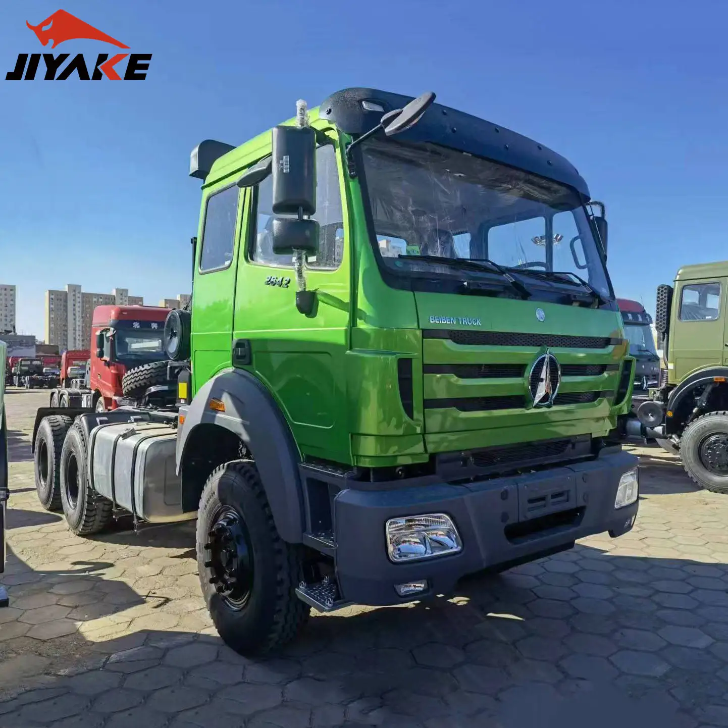 Новый трейлер для трактора Beiben 6x6 4x4 6x4 380 л.с.