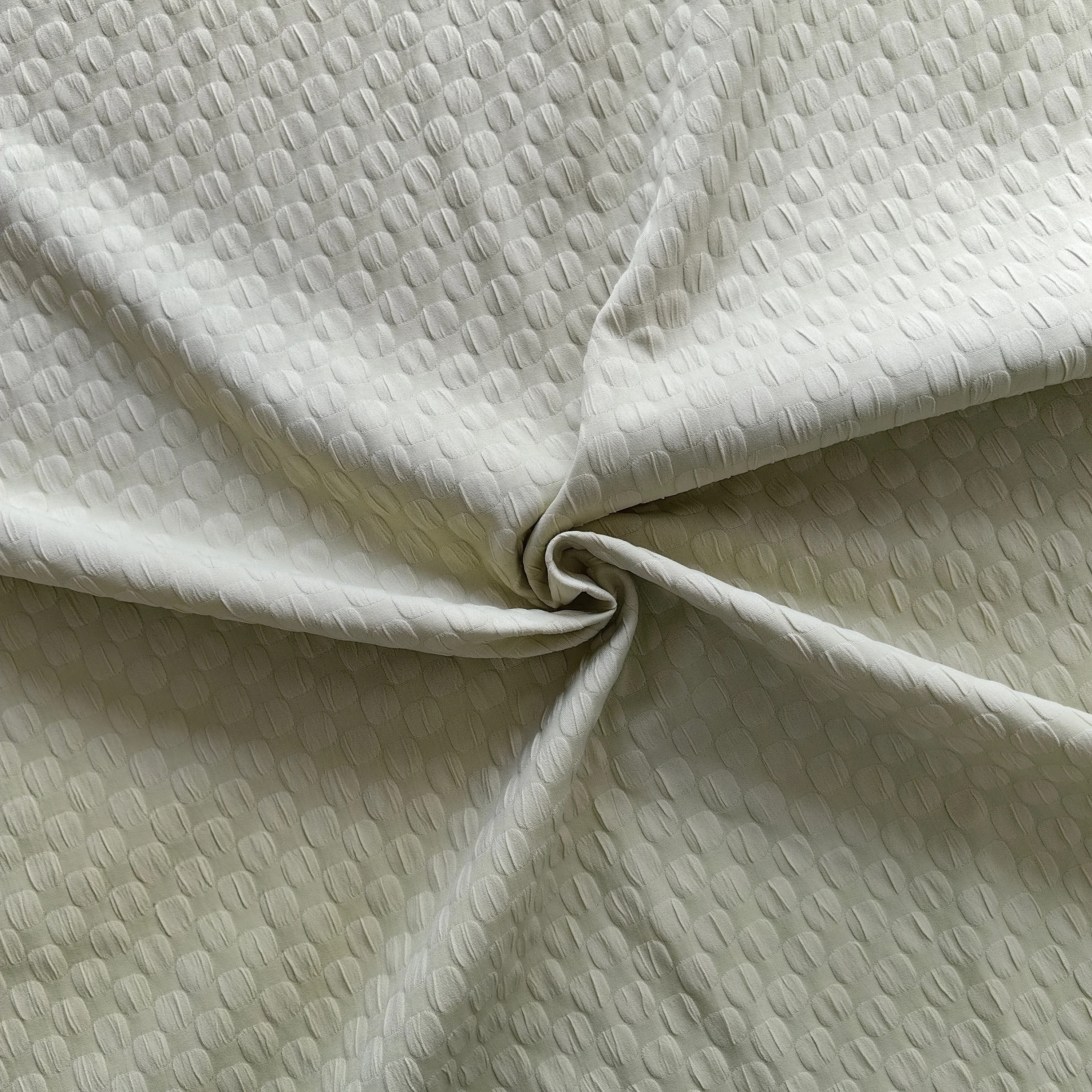 1501 Guanle Crepe Woven Polyester Spandex Embossing Jacquard Fabrics With Raised Textured Embossed Plaid Pattern For Clothings