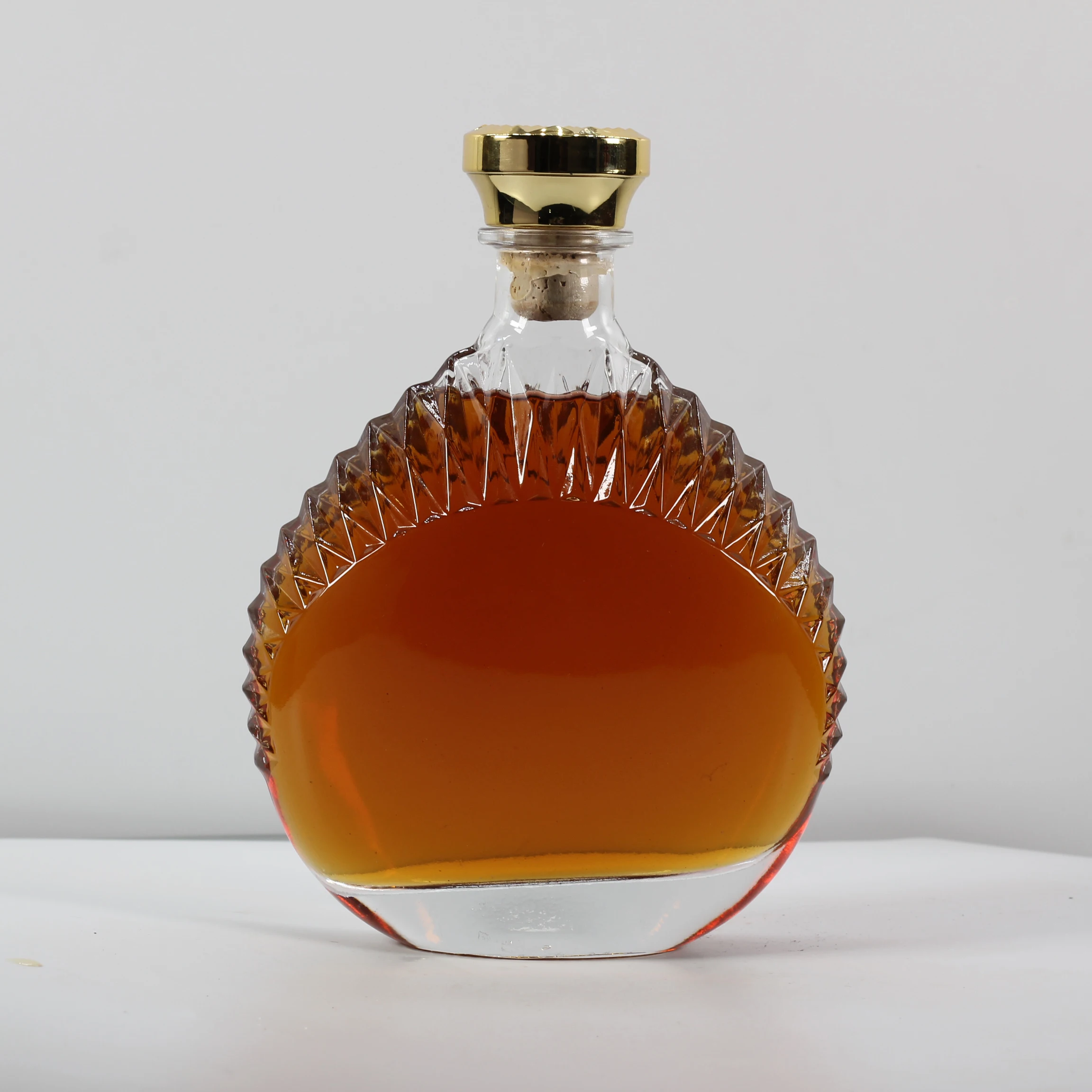 750ml glass liquor wine Vodka tequila gin bottle Fancy Liquor Glass Bottle with sealed cork lid