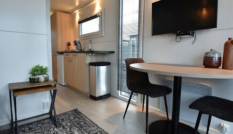 Quick Assembly Modern Quality Aluminum Floating Hotel Mobile Home Floating Cabin Modular Prefab Floating House Houseboat Life