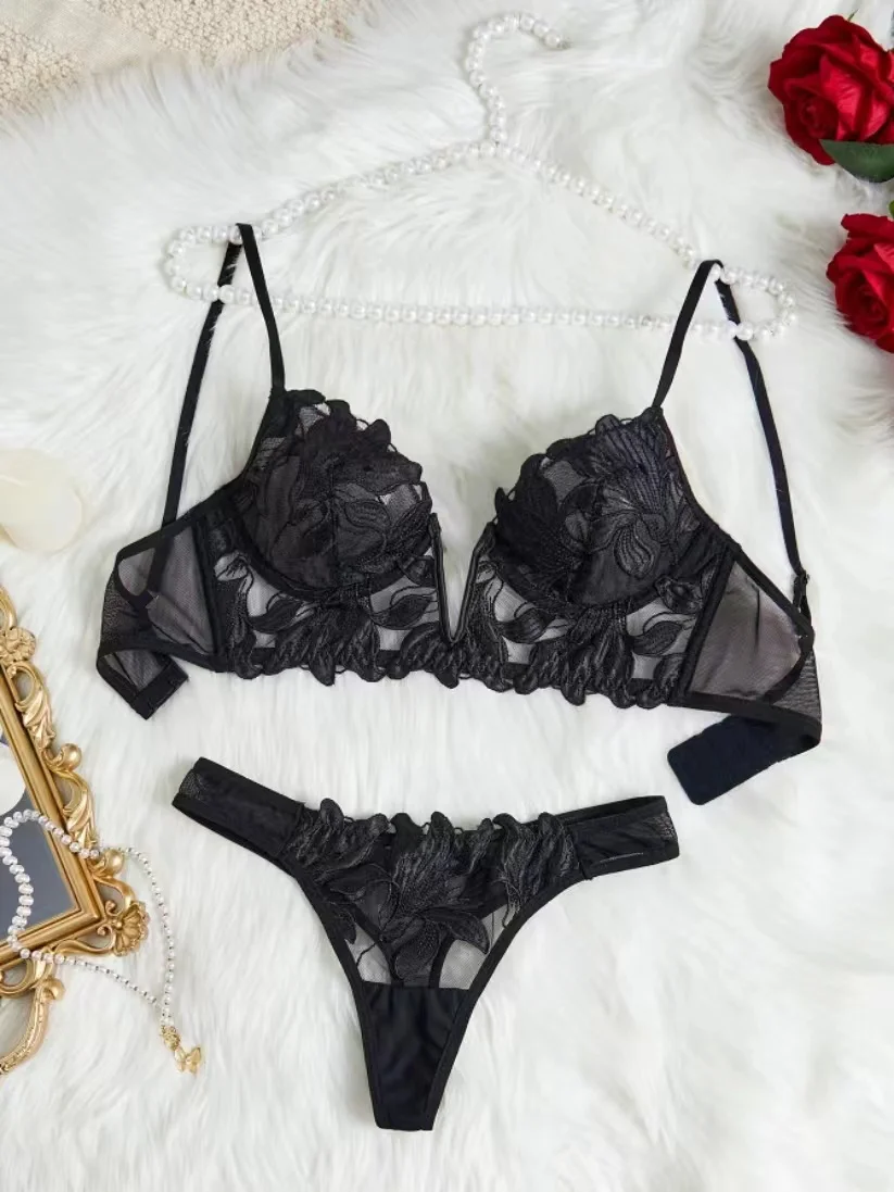 Wholesale New Arrival Design Hot selling Underwear Set Lace 2 Piece Push Up Bra Panty Women Lingerie Sets Sexy Lingerie Women