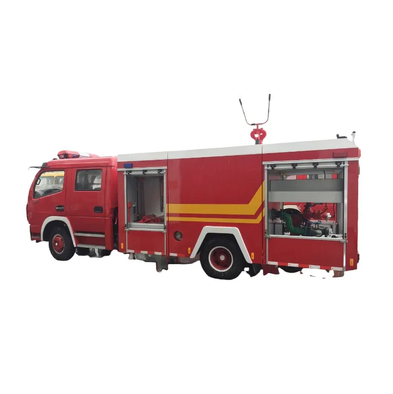 mini small 3.56cbm water tank hholding 2+3 men  jet height 50m Dongfeng Dolica D7 124 horsepower 4X2 water tank fire Truck