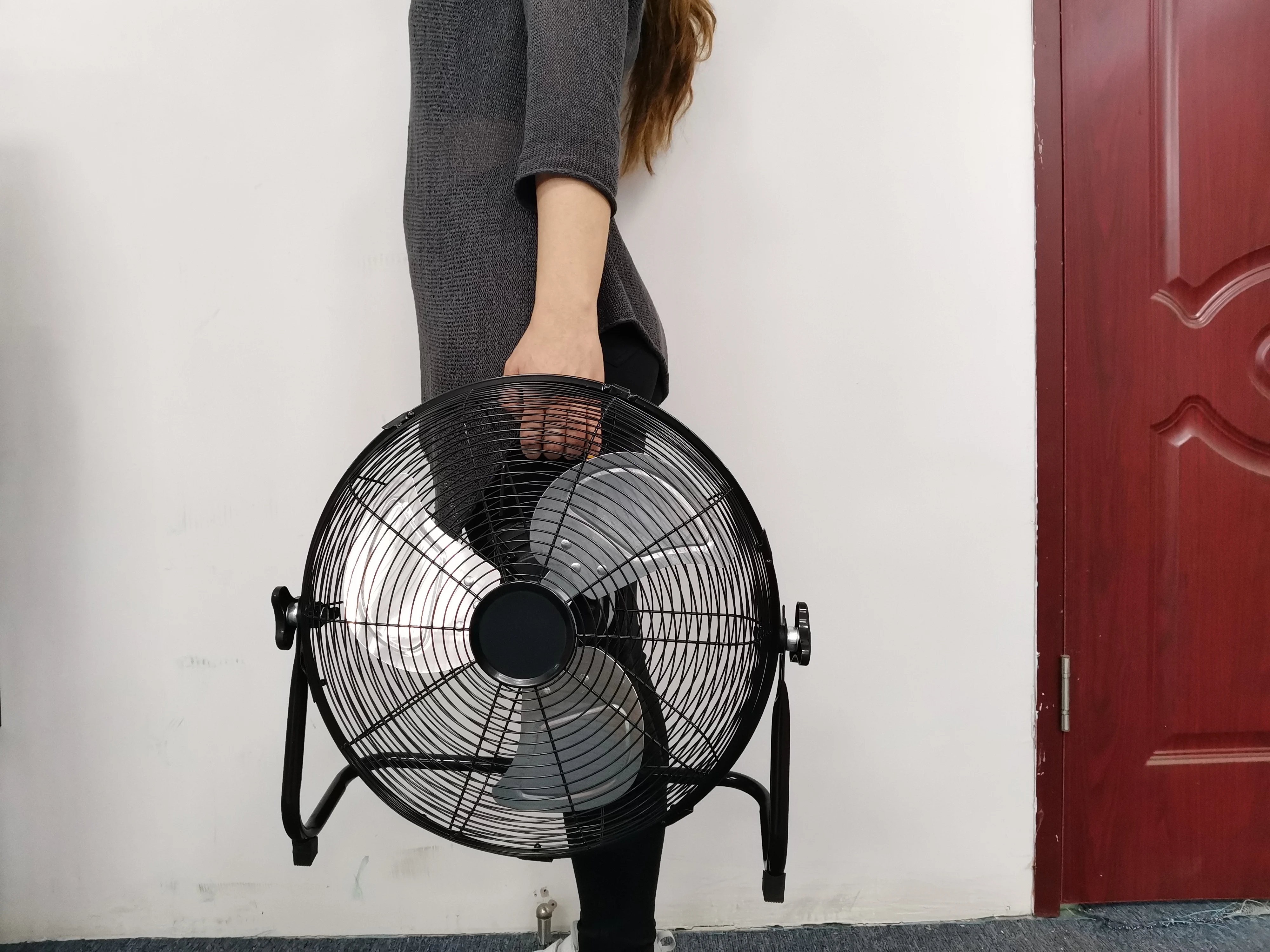 Home appliance 14inch home use mobile easy control  big wind lithium battery  rechargeable solar powered ventilation fan