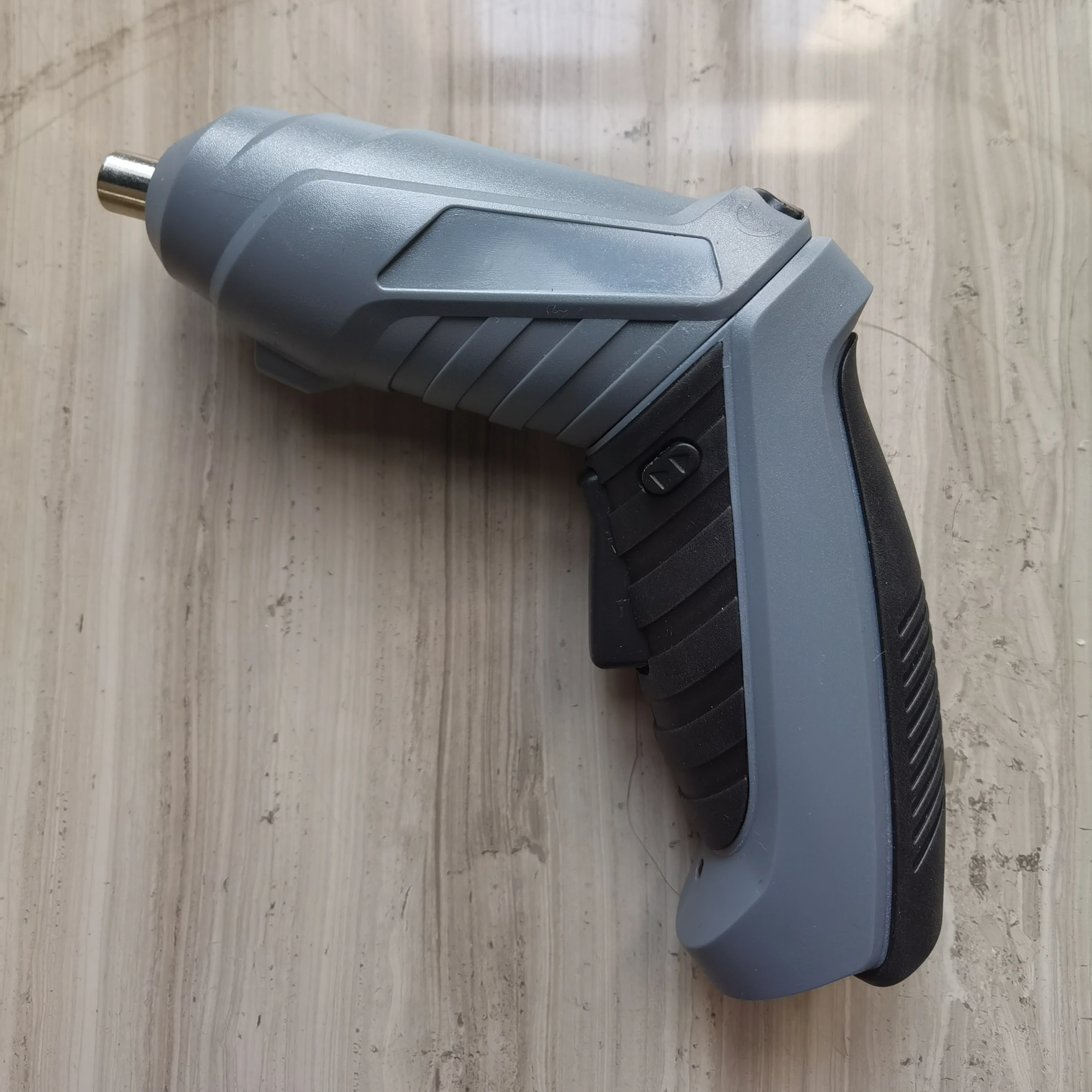 Multifunctional Power Tools 3.6v Rechargeable Cordless Electric Screwdriver Tool Set with Bits and Drills