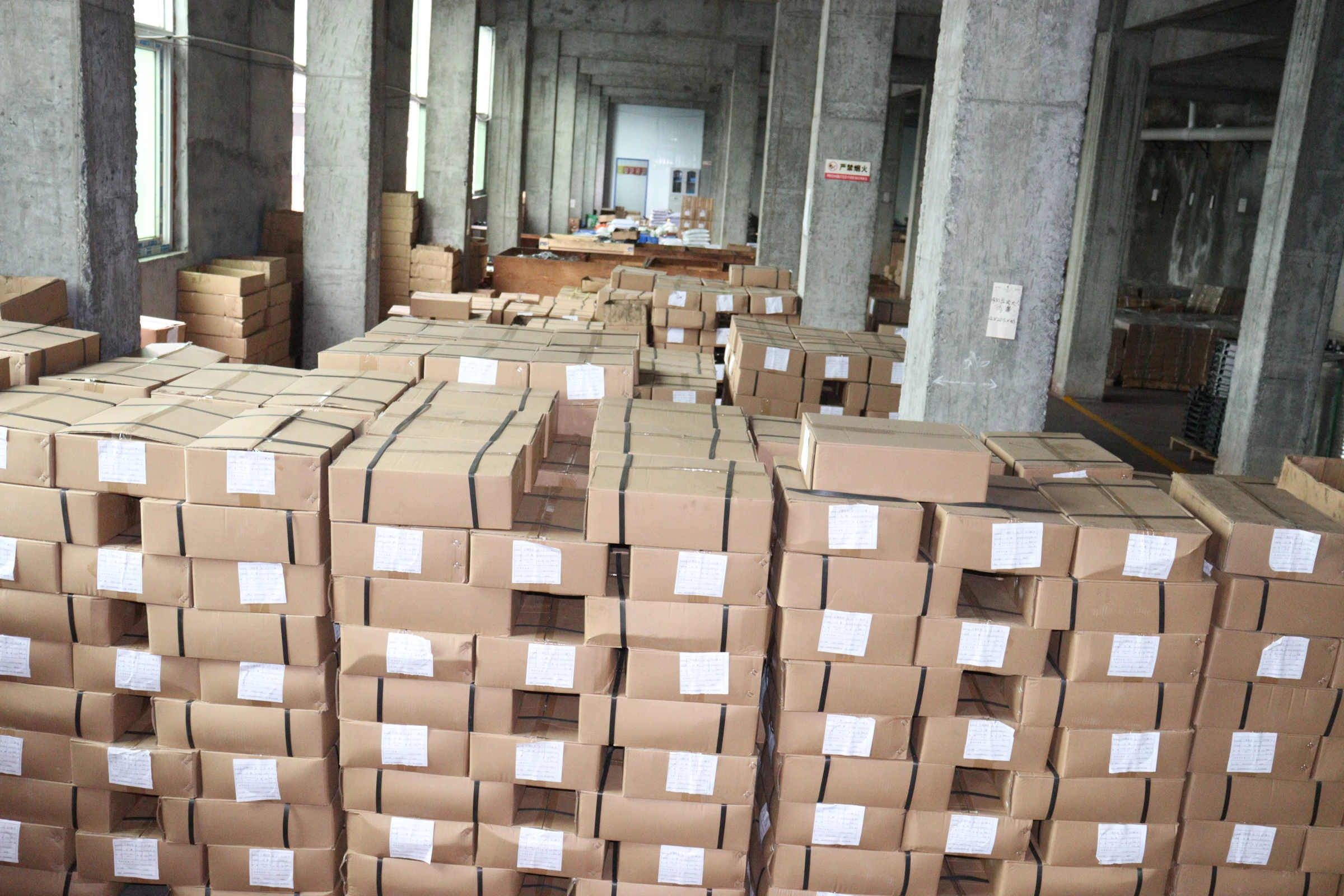 Original SHACMAN F2000 F3000 X3000 Water-cooling Radiator DZ9112530268