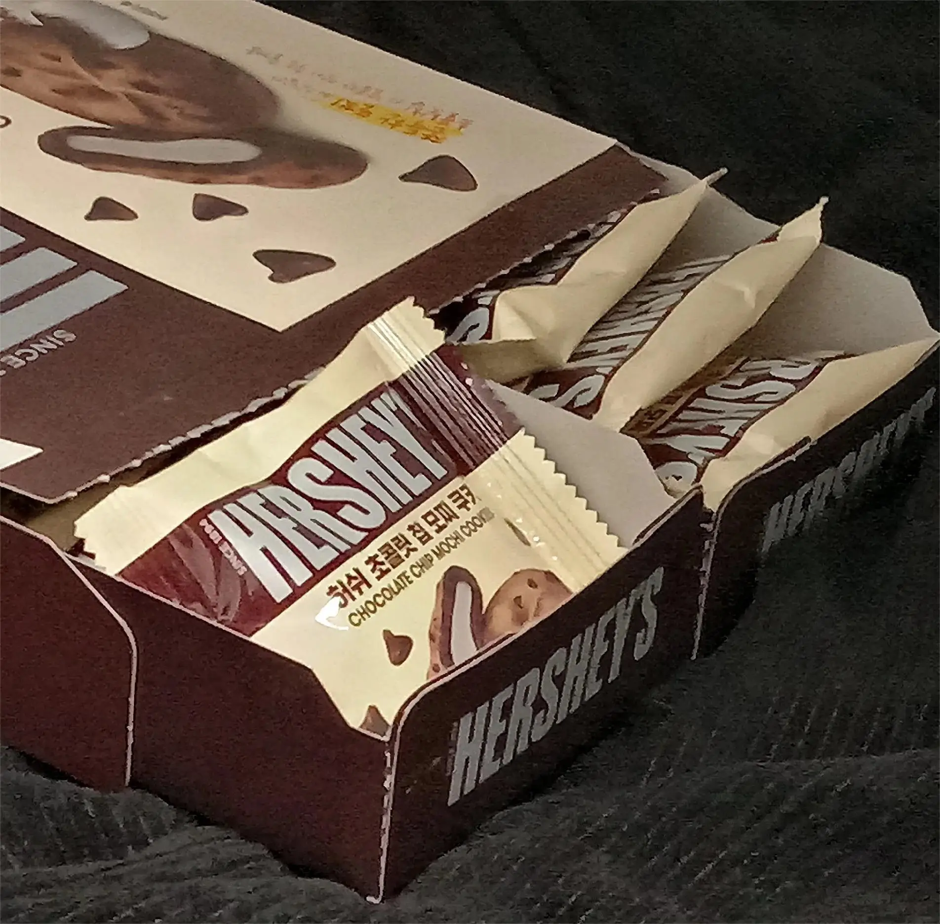 Оптовая продажа 55 г корейское сэндвич-печенье Hersheys экзотические змеи вафли шоколадное печенье