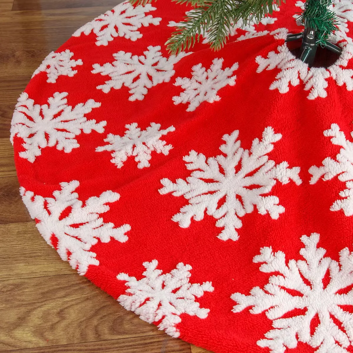 Wholesale new hot sale 2022 New Year decoration Christmas tree bottom apron Christmas tree skirt