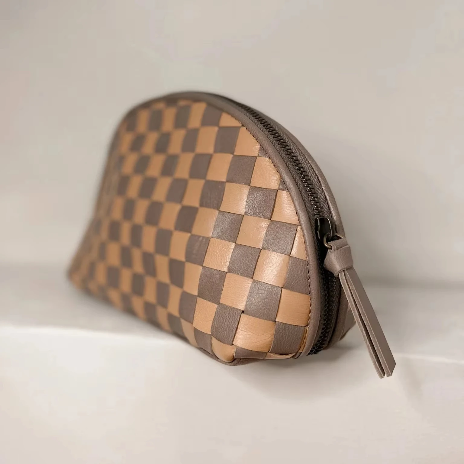 Italian Imported Cowhide Sheepskin Clutch Bag Retro Joker Storage Cosmetic Bag Zipper Closure New Fashion Leather Arc Shell Bag