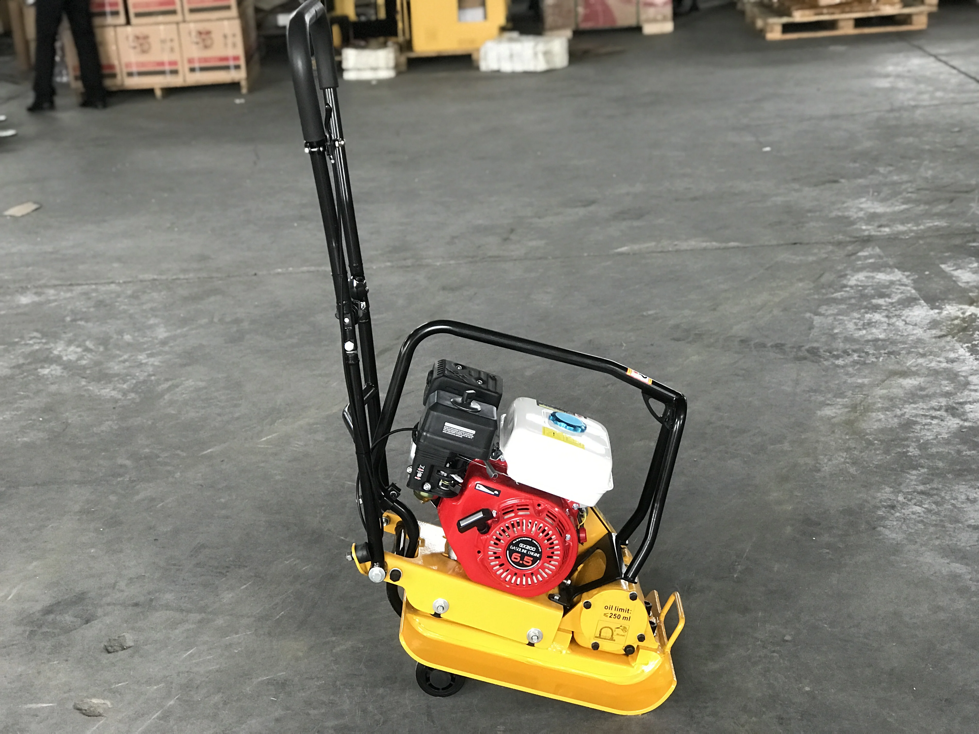 C-60 пластинчатый уплотнитель 65 кг с бензиновым двигателем Loncin 6 5 л.с.