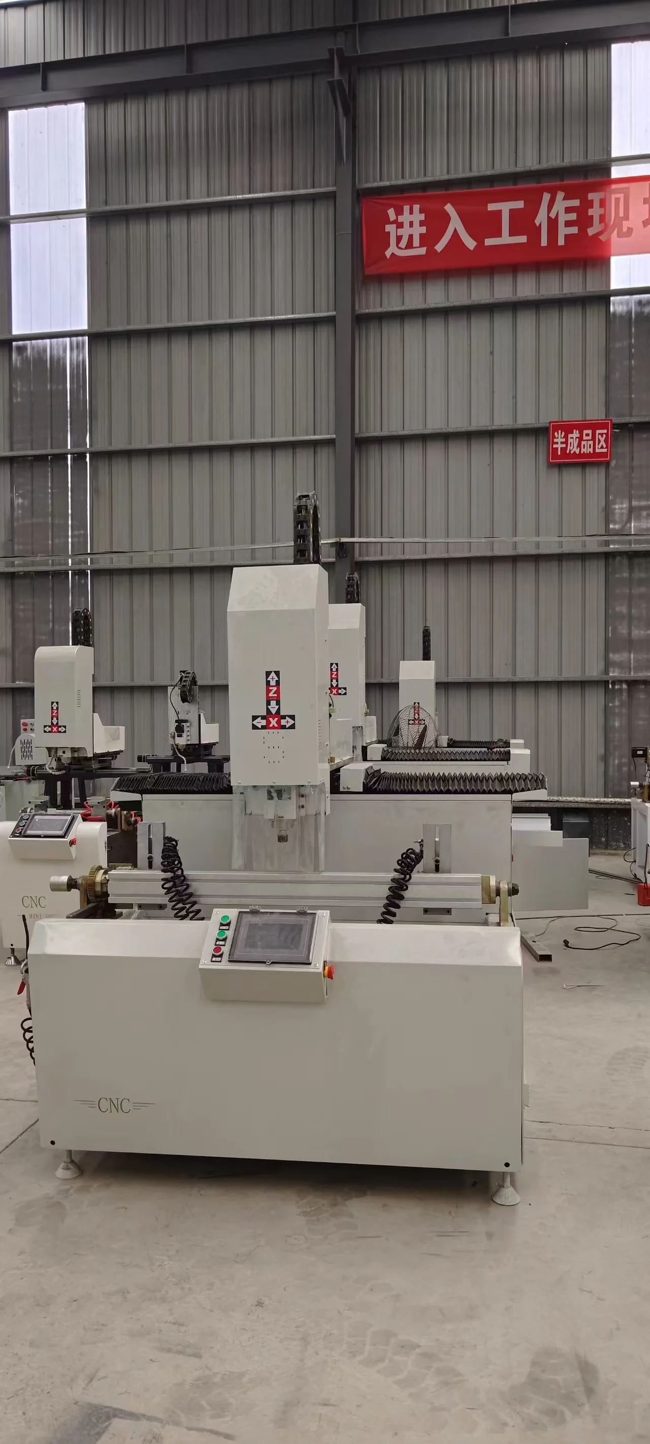 CNC алюминиевый профиль станок сверлильный и фрезерный центр для окон дверей
