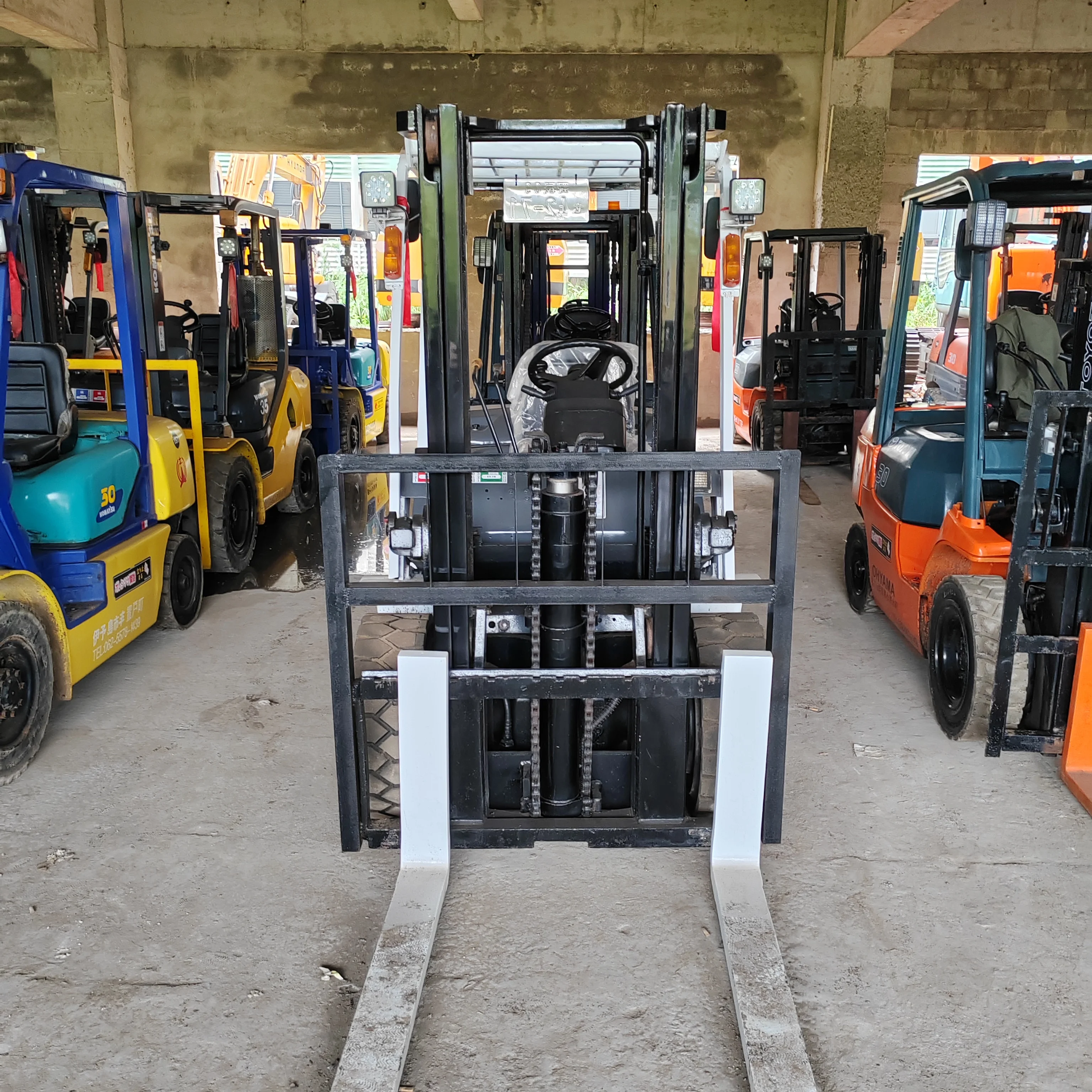 Spot product TCM3.5 ton solid tire used forklift with cost-effectiveness