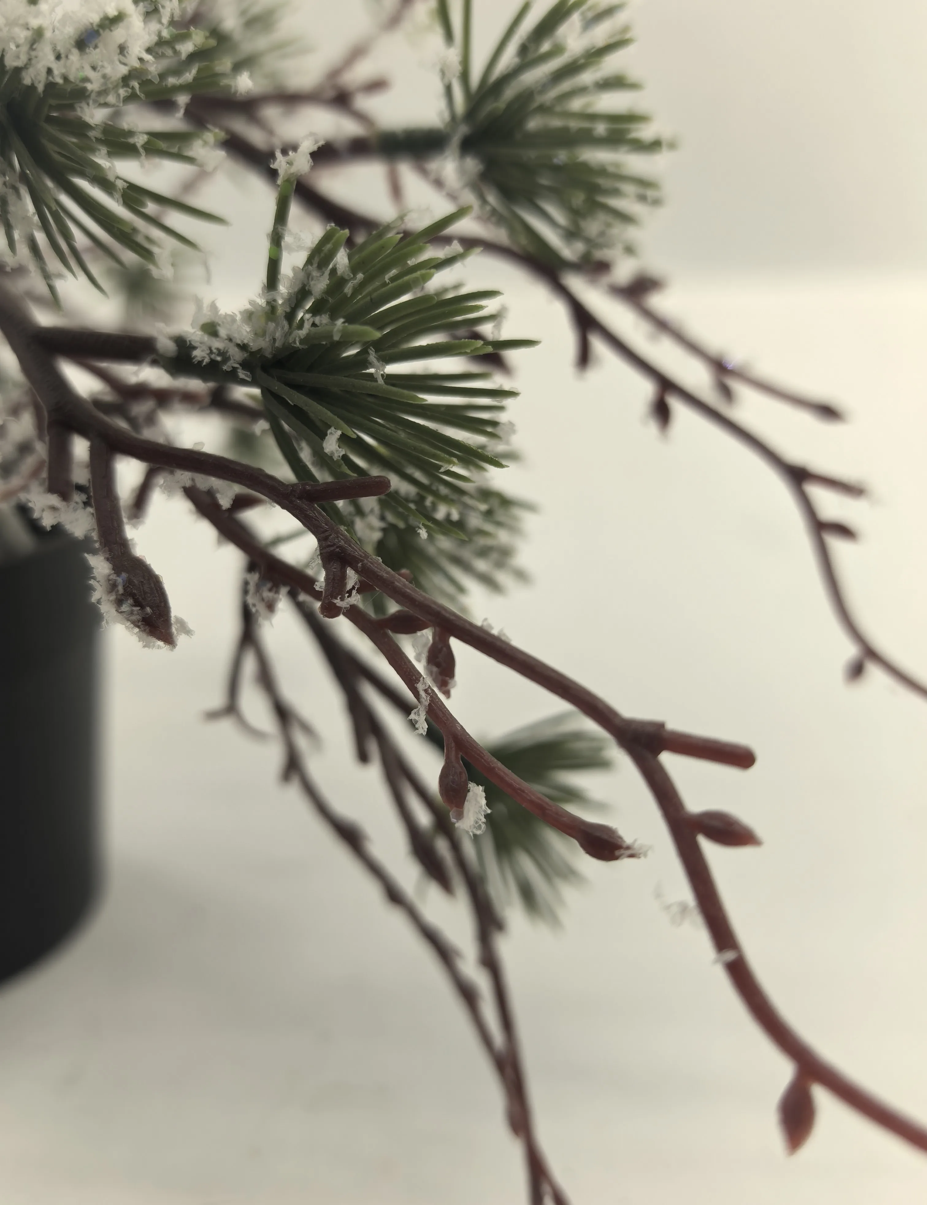 Beautiful Snowflake Artificial Plant 43cm Tall for Elegant Home Interior Decor Charming Snowflake Plant