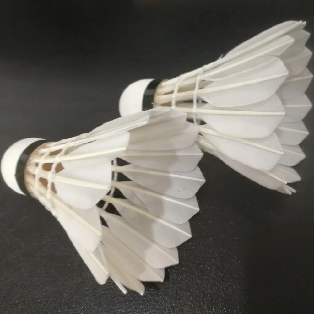 
lingmei shuttlecock badminton similar quality as aeroplane eg1130 