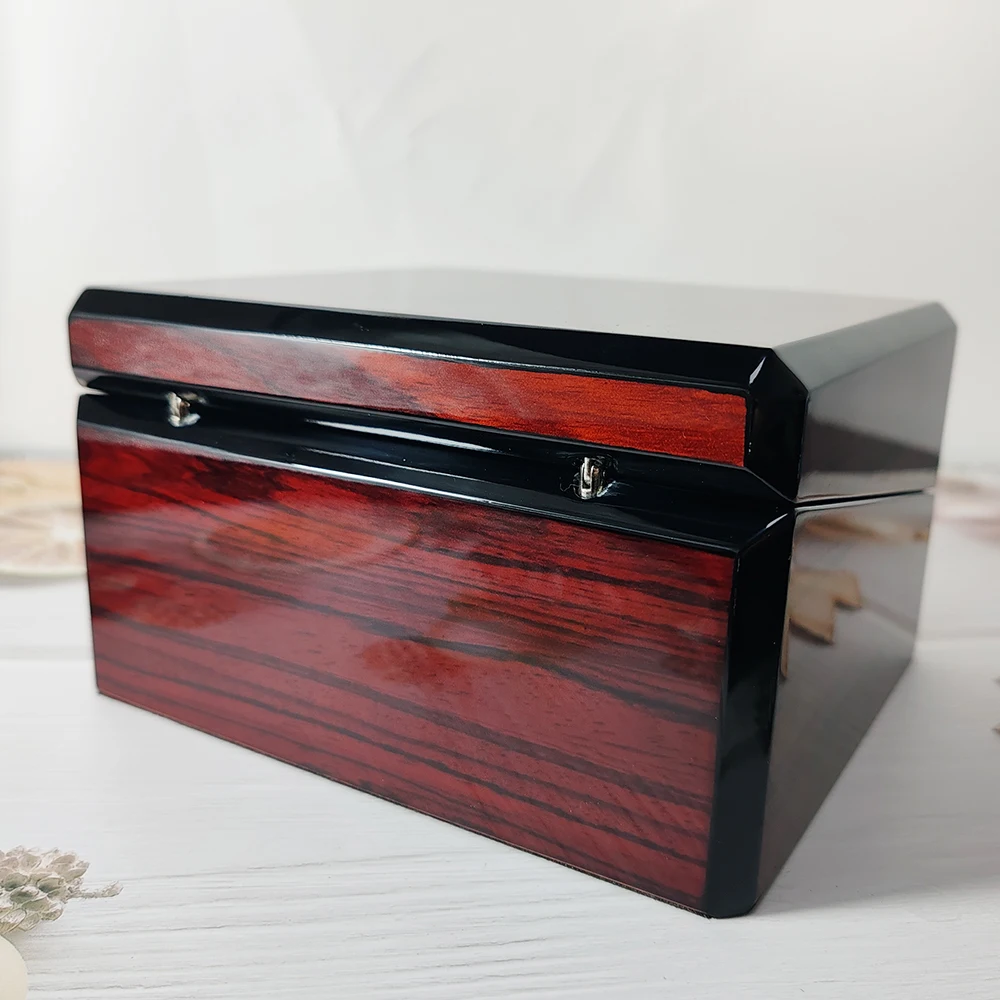 Custom Logo Fashionable Luxury Single Wood Lacquered Couple Watch Box Gift Storage Display Case
