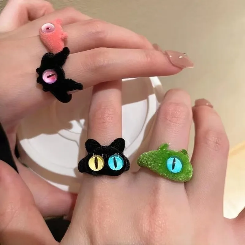 2023 New Design Fluffy Fancy Eye Opening Rings Adjustable Halloween Holiday Women Jewelry Cute Little Monster Rings for Girls