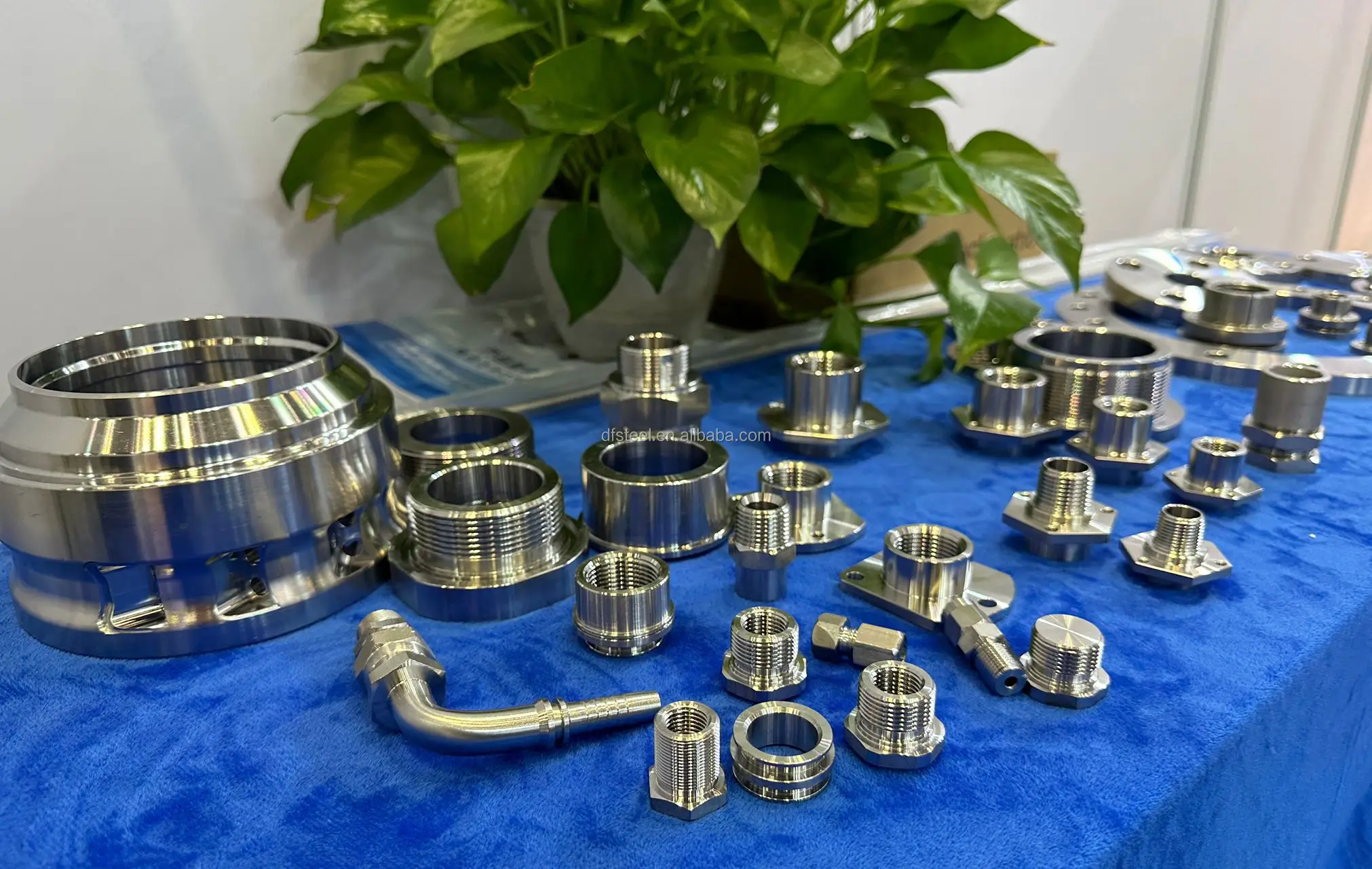 DF CNC Machined Metal Parts Brass and Stainless Steel Hardware Essential Crew Bolts for Machinery Milling Process
