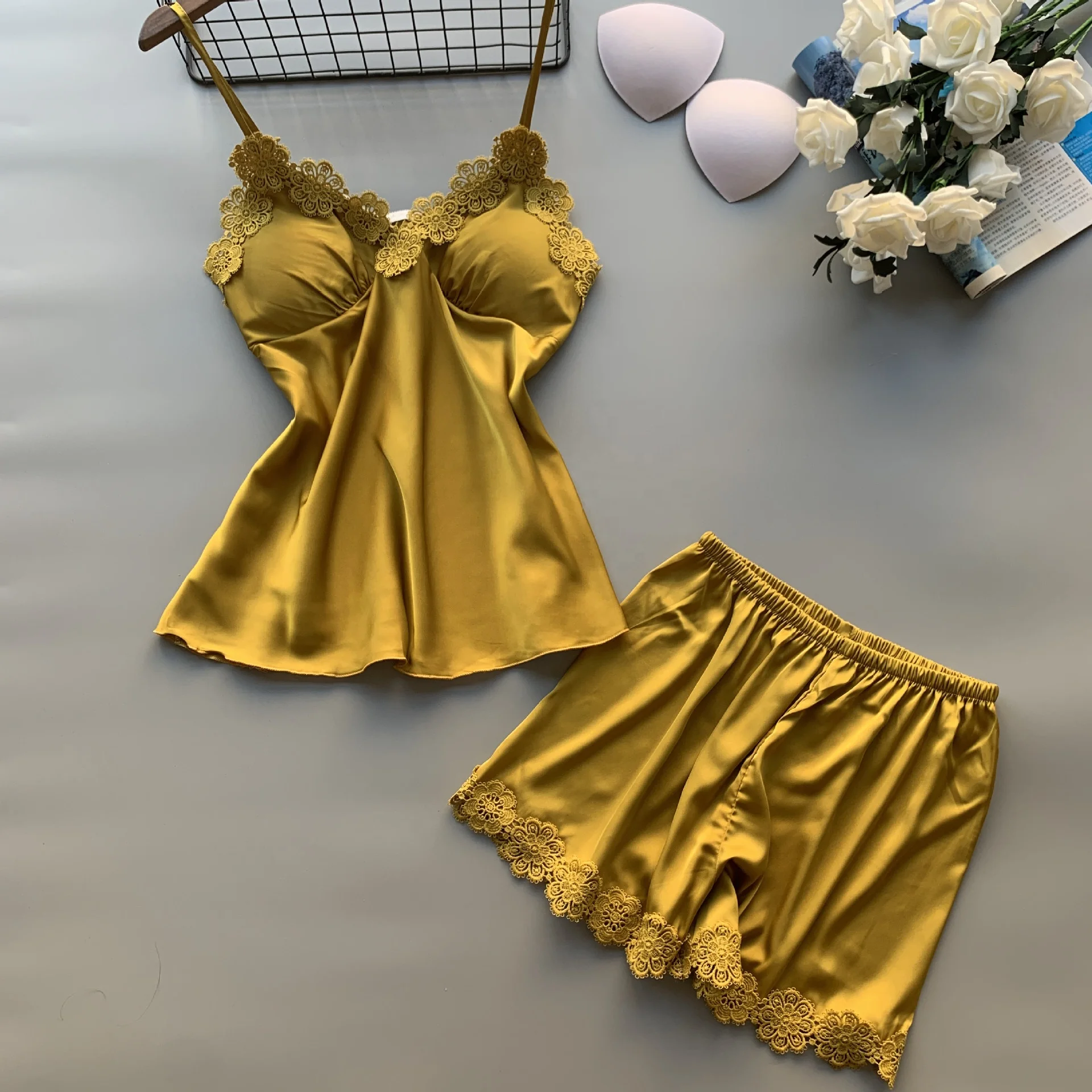 High Quality Sexy Two Pieces Nighty Silk Satin Night Wear Lace Short Pajamas Set for Women