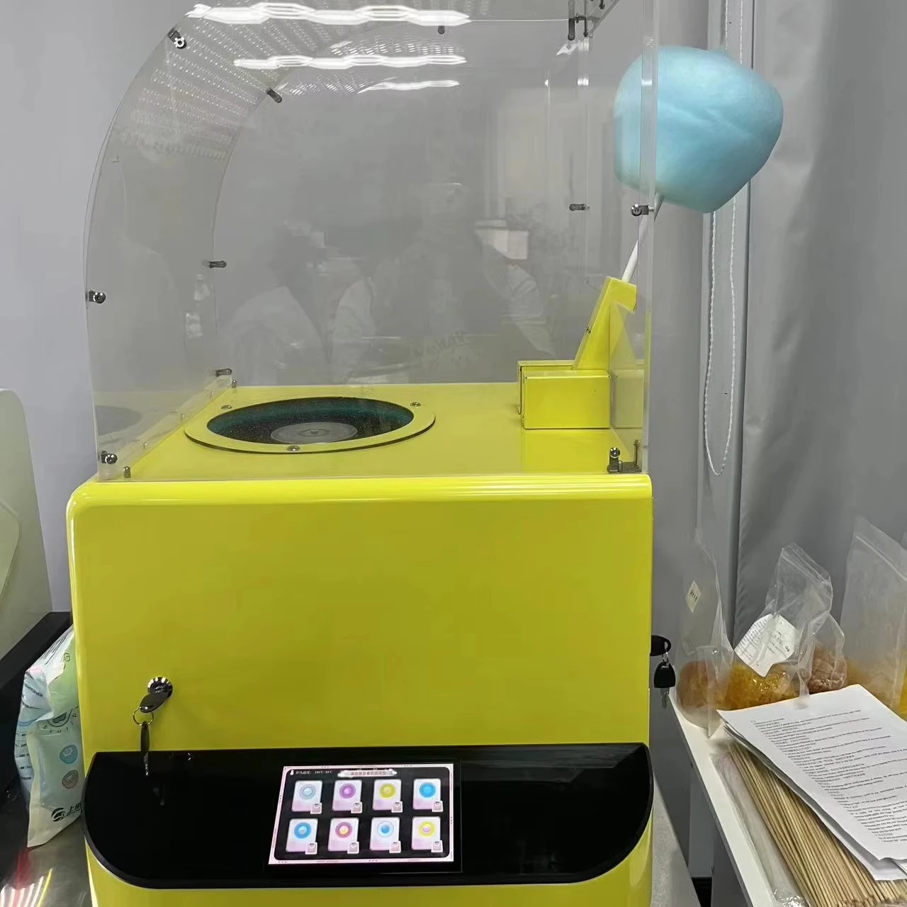 Convenient and Lightweight Mini Cotton Candy Vending Machine Making Sweetness Within Reach