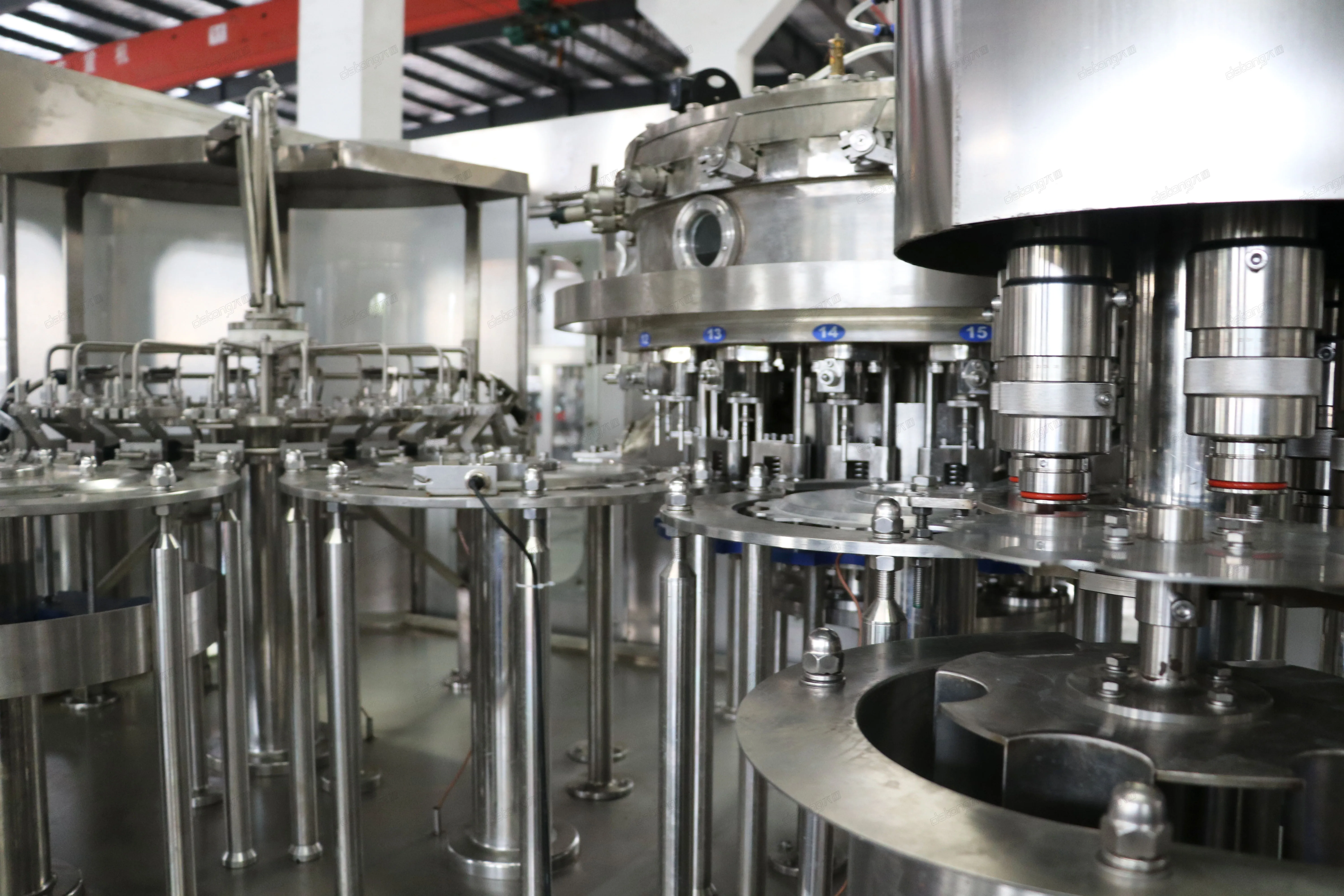 Carbonated Glass Bottle Beverage Making Machine Alcohol Vodka Bottling Machine