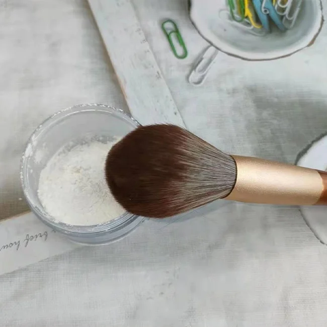 
8 Pieces Orange Origin Makeup Brush Set Long Handle Face Makeup Brushes Flat Top Goat Hair Makeup Brushes 