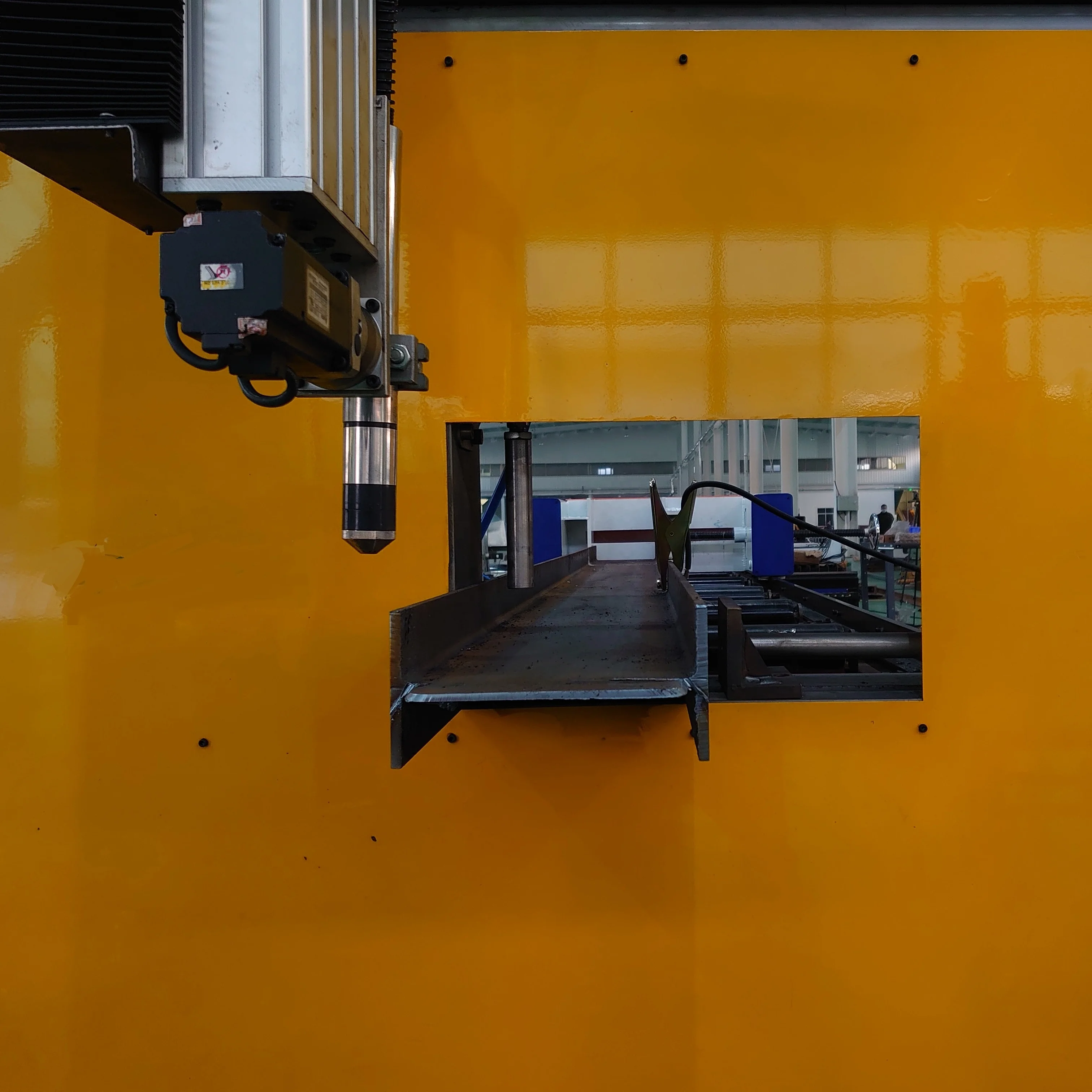 H800 cnc steel beam Plasma cutting machine I/H/U profile 6 mm hole robotics for square pipe