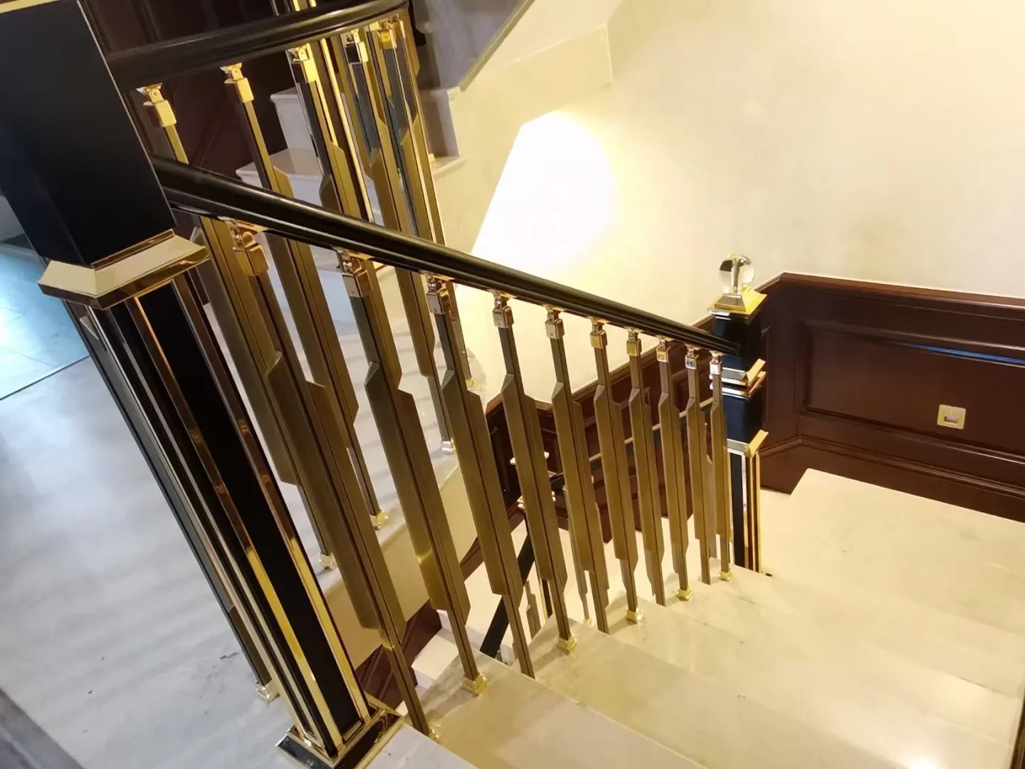 Modern Minimalist Floor Mounted Luxury House Decorative Stair Handrail And Balustrade Design