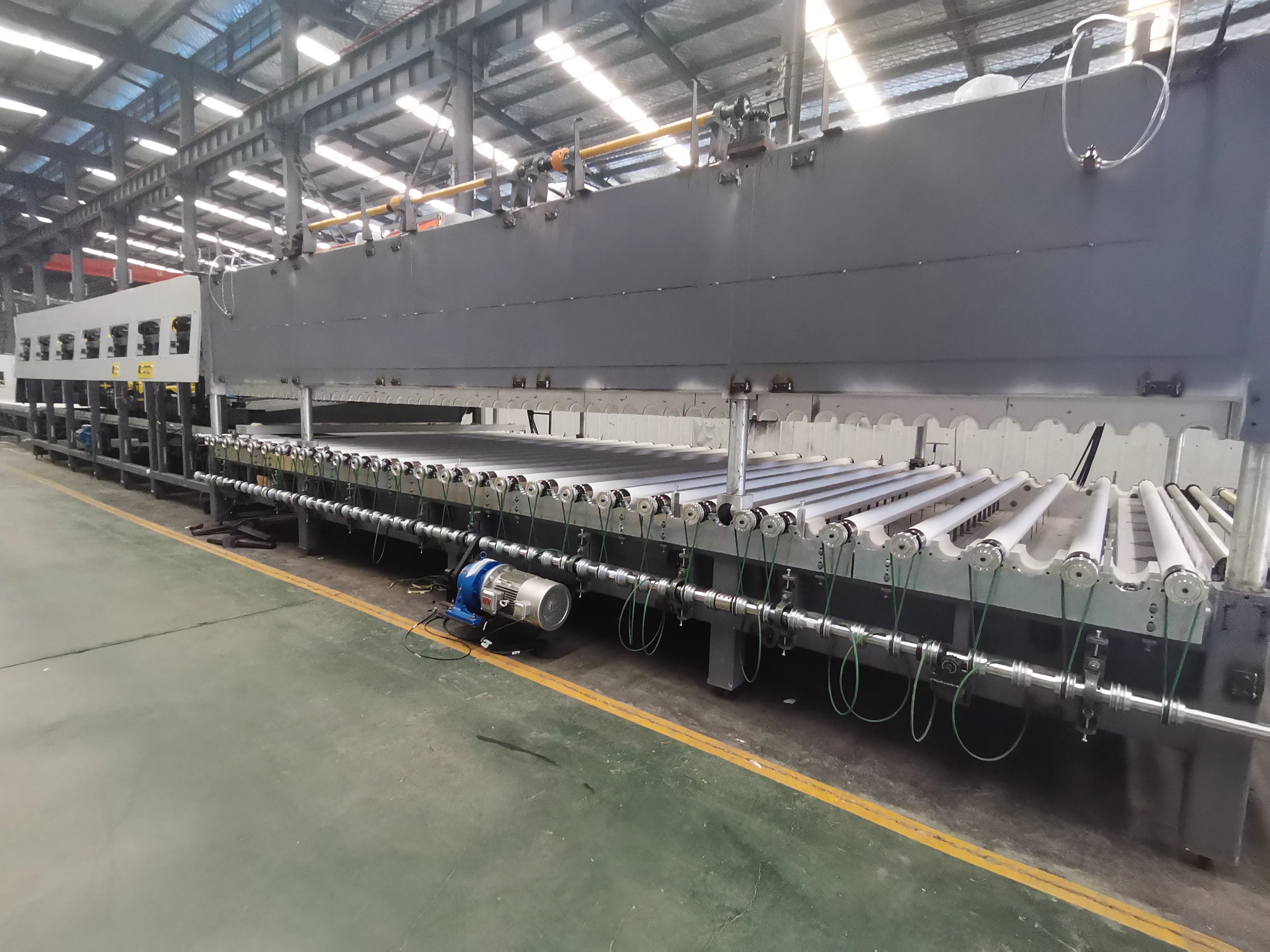 GX-QDL2442 2440*4200mm Glass Tempering Furnace Making Machine Price for Flat Windows Doors Tempered Glass Provided Qingdao Port
