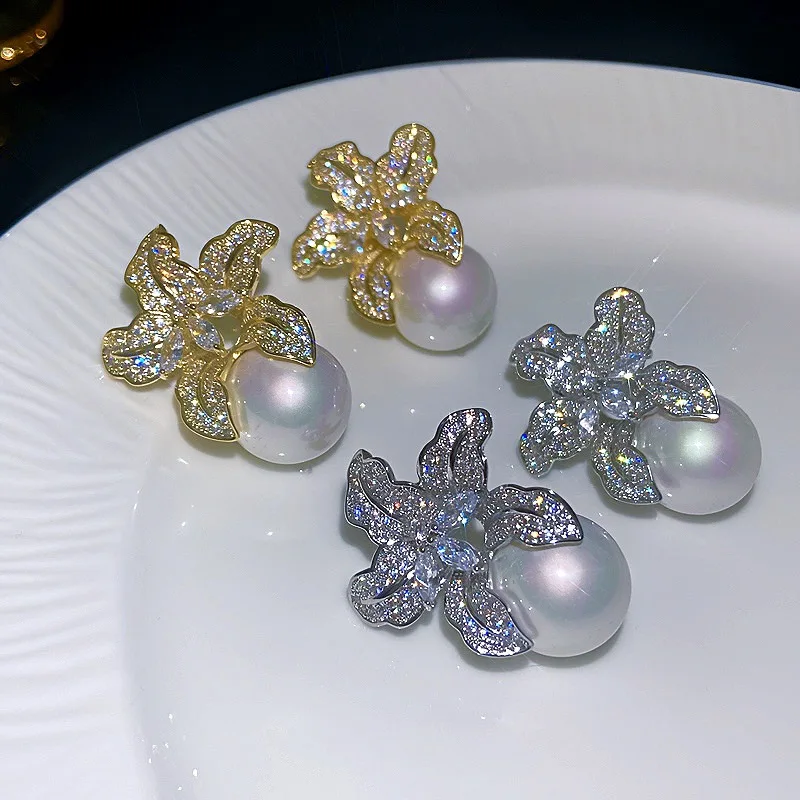 Wholesale Women Girls Alloy Crystal Rhinestone Beaded Lily Flower Stud Earring Pearl Bling Shiny Luxury Elegant Fashion Jewelry