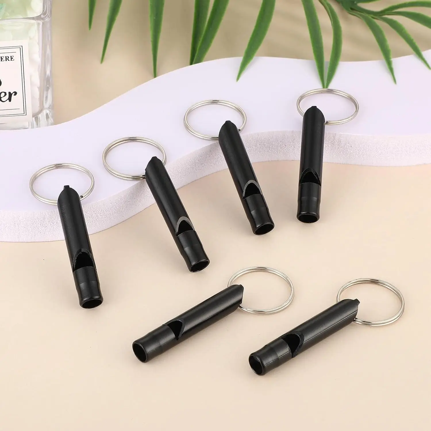 Outdoor Metal Self Defense Whistle Key chain  Emergency Whistle with Key chain Aluminum Alloy Survival Whistle Key Chain