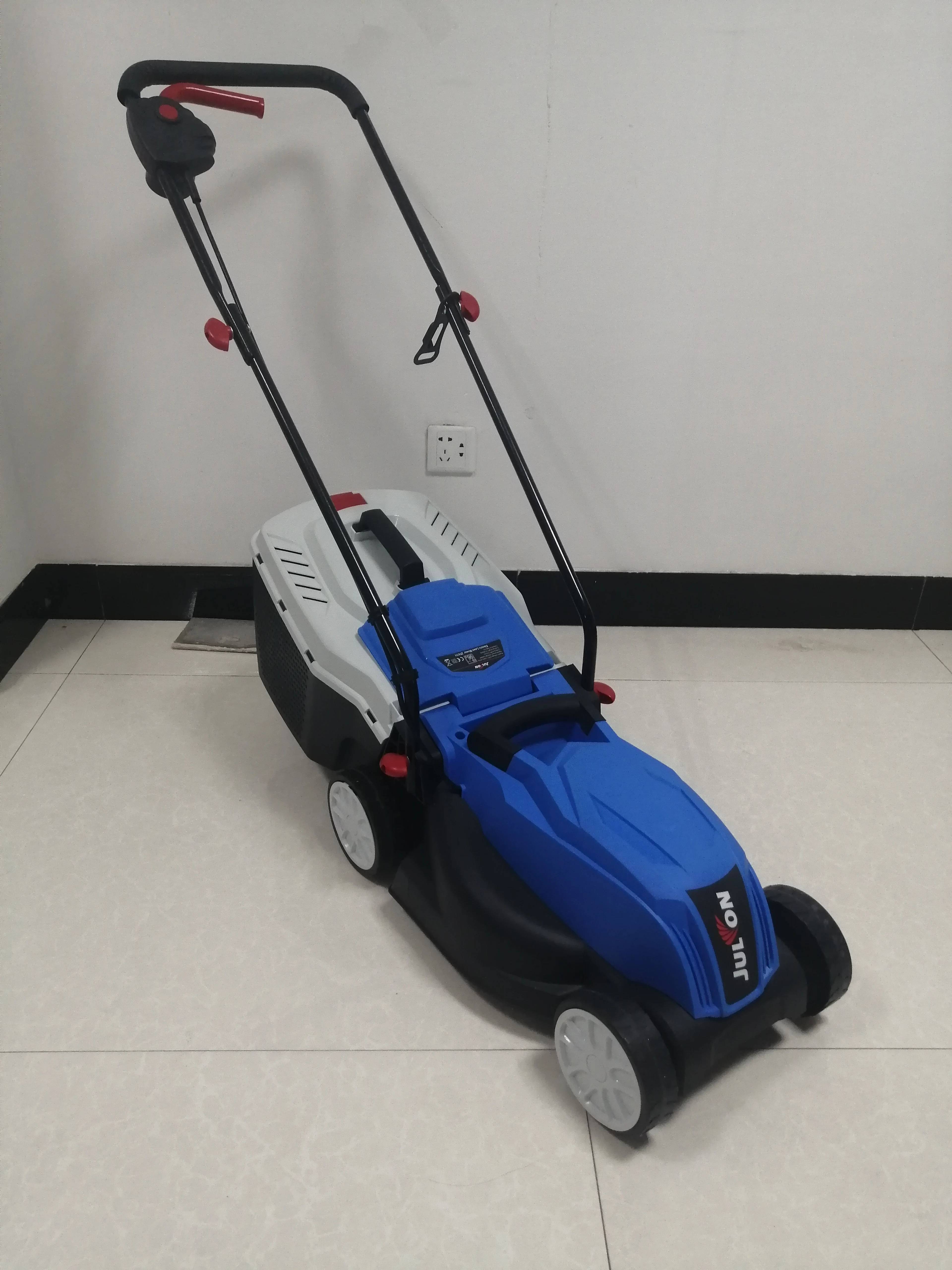 
Brush Portable Electric Lawn Mower 