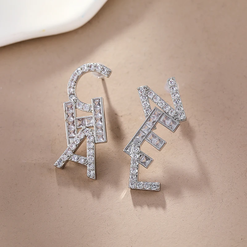 In stock Simple Design Stylish Ladies Bling Bling Zircon Letter Earrings