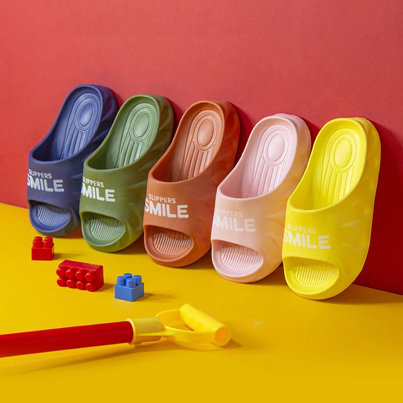 2021 Новое поступление Прямая поставка цветные водонепроницаемые легкие Нескользящие прочные модные детские тапочки