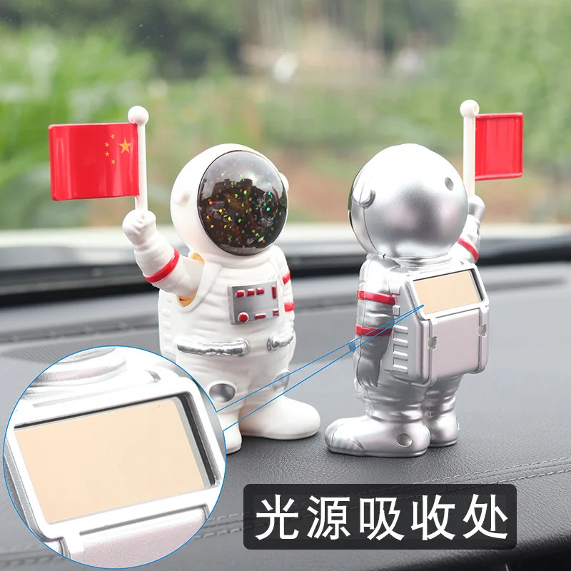 Linda Solar powered car mounted astronaut ornament swinging car accessories creative astronaut interior decoration