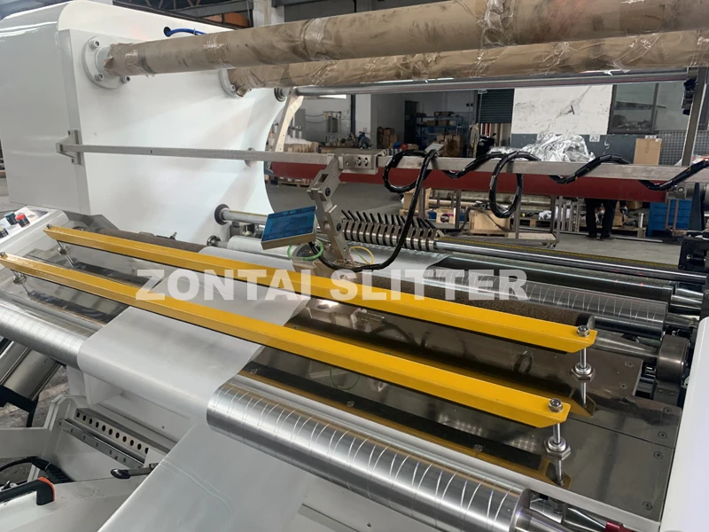 Slitting and Rewinding Machine Slitting Rewinder Woven Fabric 400m/min Production Capacity White