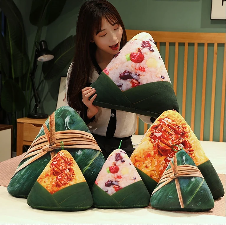 Подушка в виде лодки-дракона