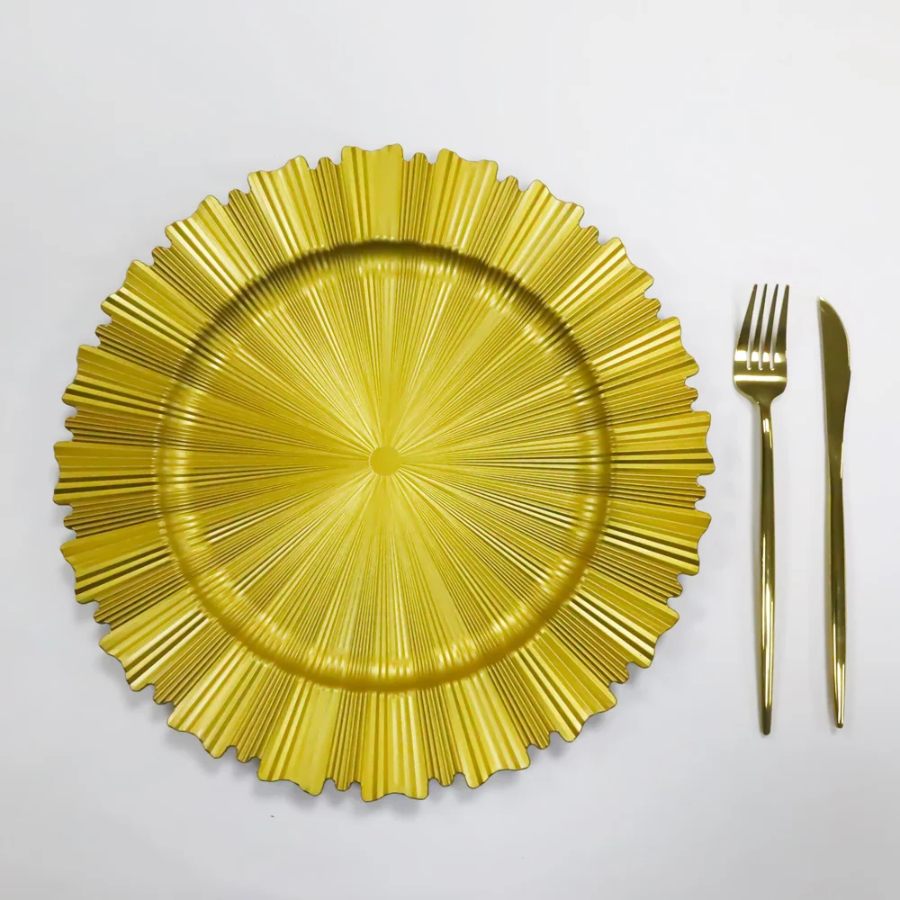 2022 New Arrival Wholesale Price Unbreakable 13 Inch Gold Reusable Decorative Plastic Chargers Plates For Wedding