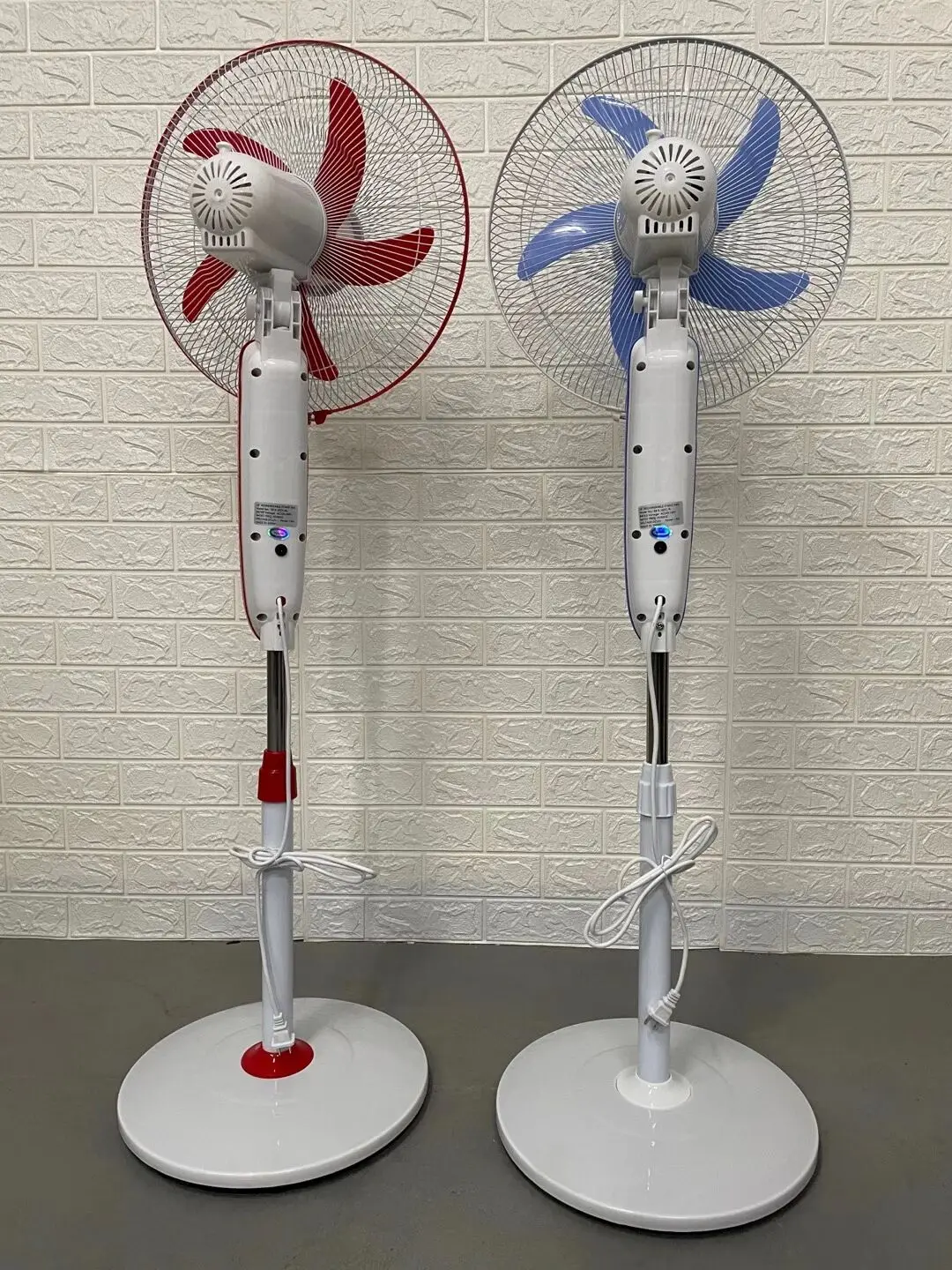 Высокоскоростной вентилятор на солнечной батарее 12 В переменного и постоянного тока 16 дюймов 18 солнечный для домашнего светодиодного освещения