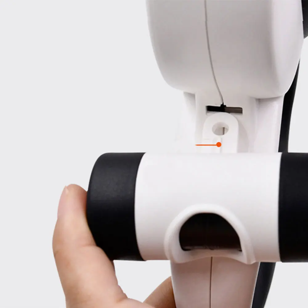 New Pet Products Adjustable Automatic Heavy Duty Retractable Dog Leash in 5M with Poop Bag and Flash Light