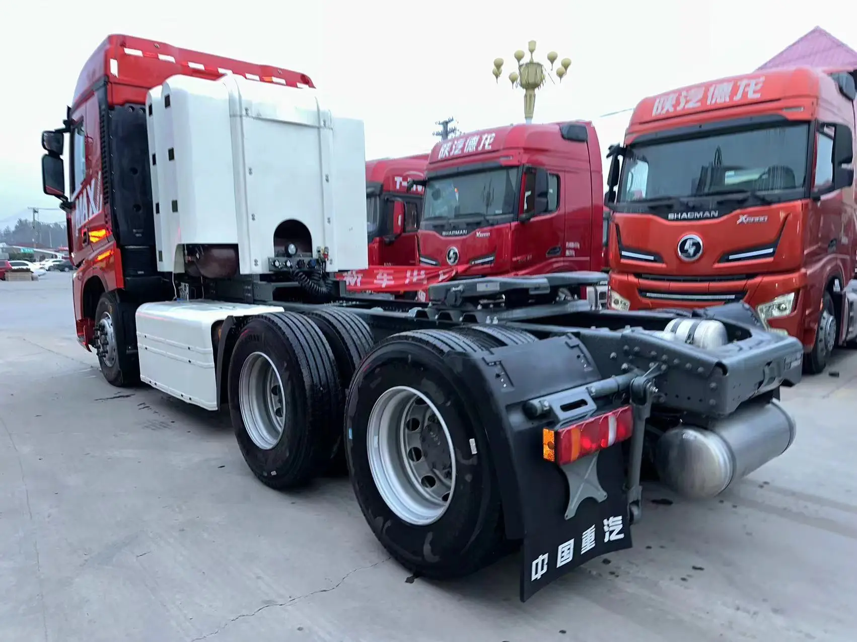 CNG Sinotruck HOWO Max 6x4 головка тягача