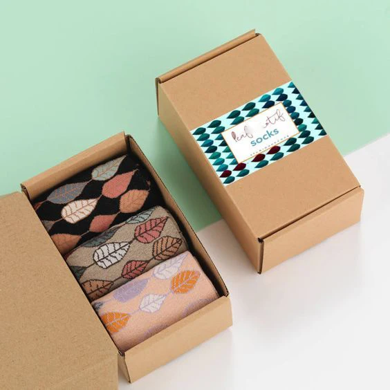 Biodegradable square Colorful Funny Luxury Cute Winter Warm Socks Custom Corrugated Shipping Mailer Socks Packaging Paper Box