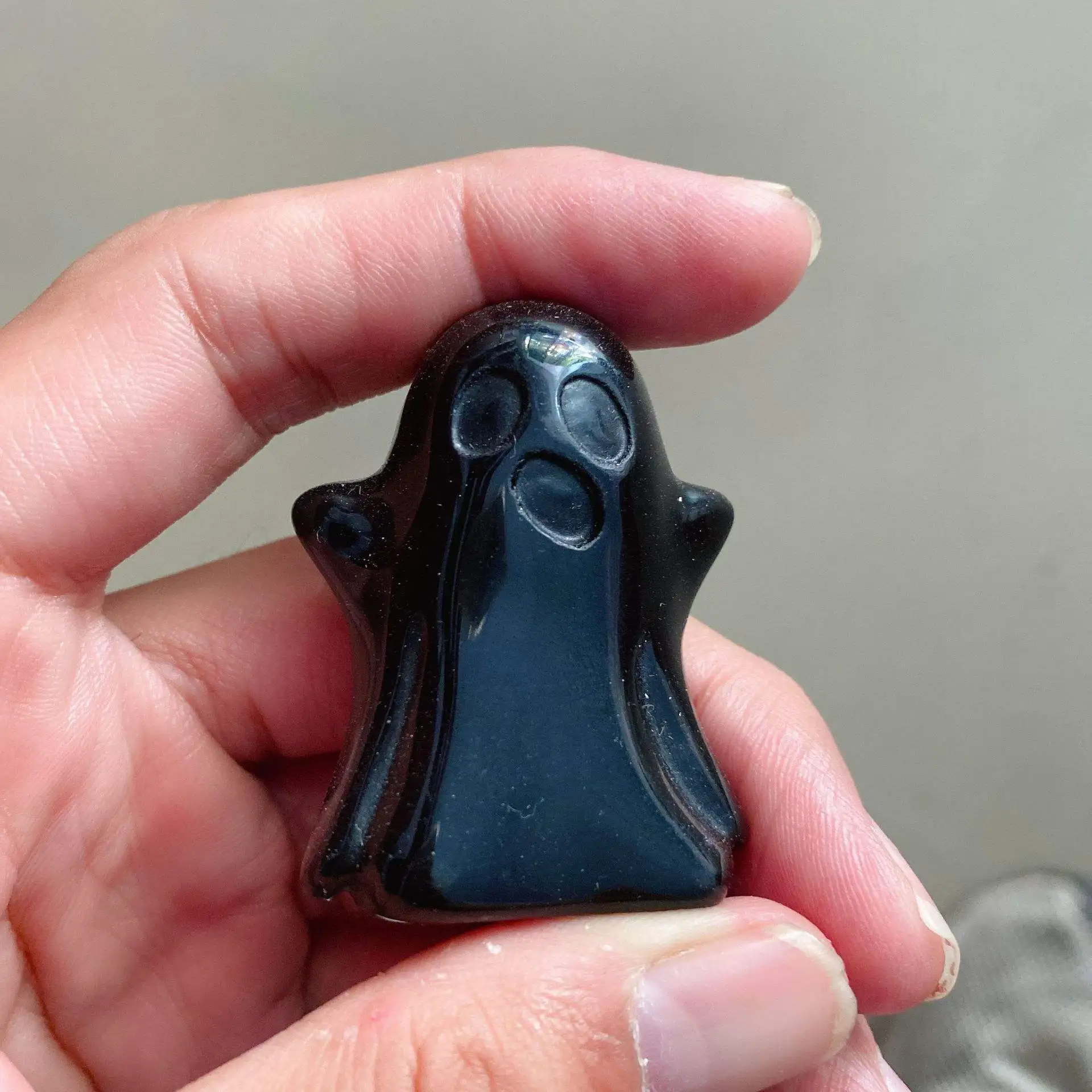 ODM OEM Natural Crystal Stone Ghost Figurine Statue Hand Carved Gem Halloween Specter Spirit Reiki Healing Crystal Tumble Stones