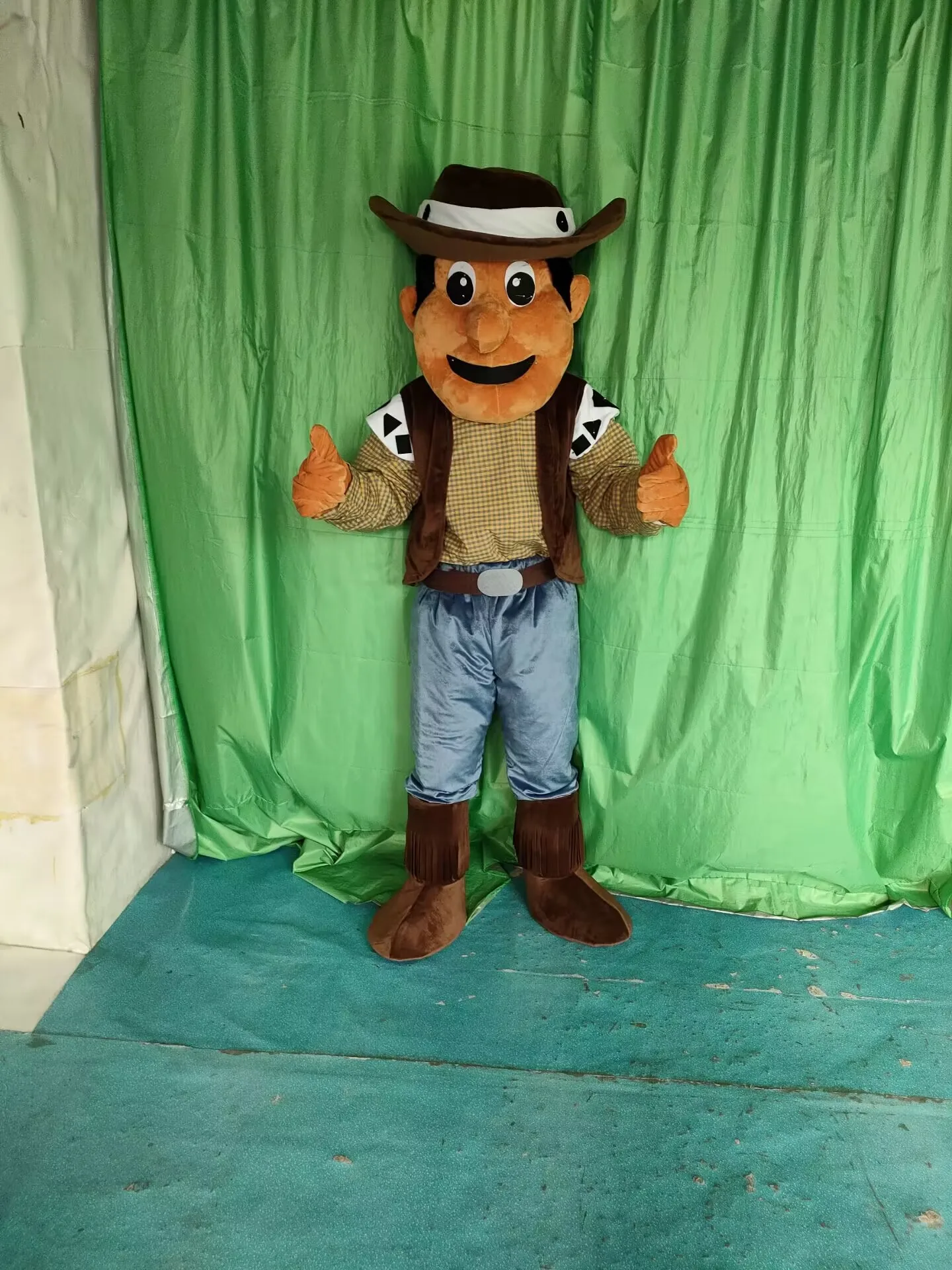 Customized Popular Walking Muscle Men Mascot Costume Cartoon Animal Character Mascot Costume For Adults