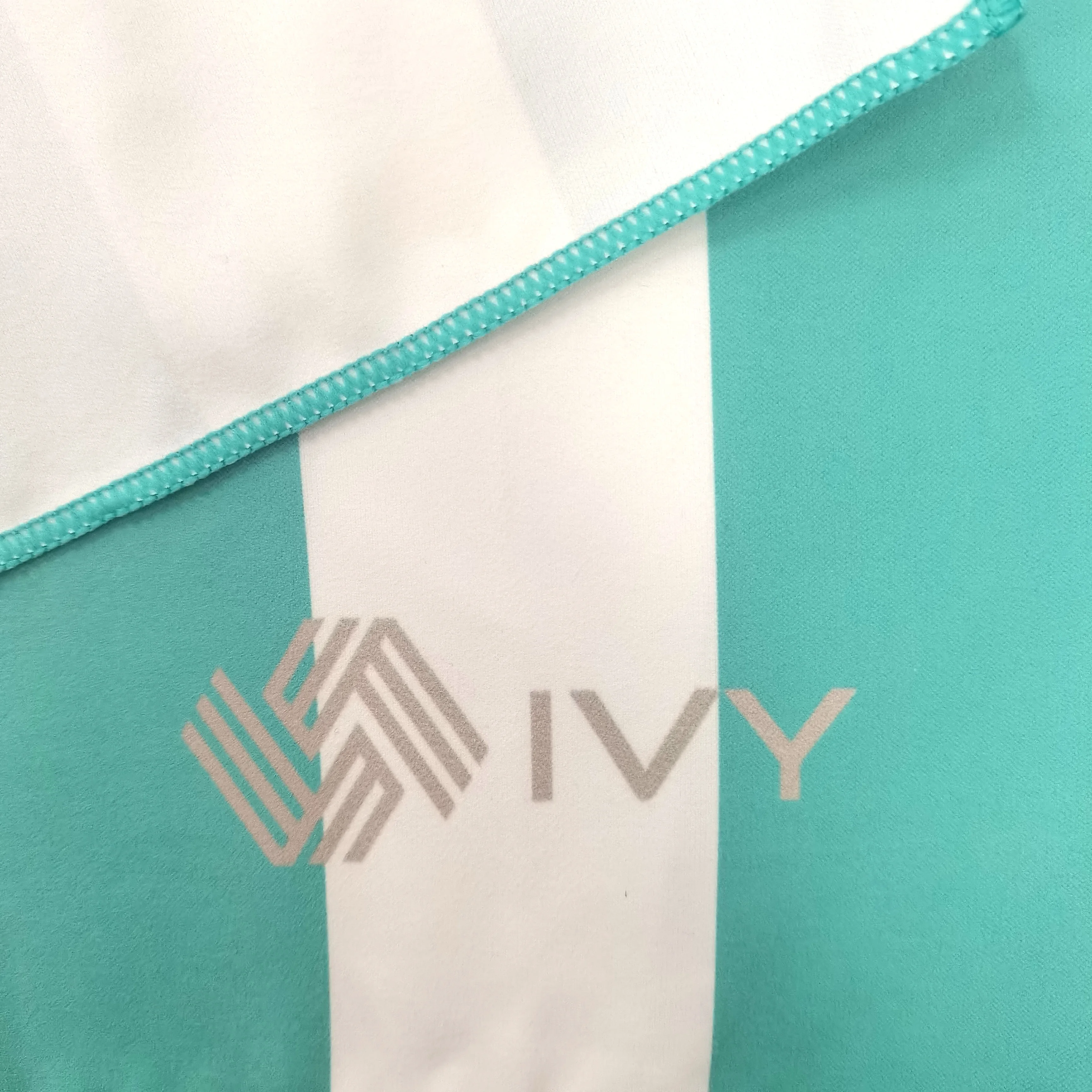 wholesale quick dry sand free Custom Lightweight Logo Design Sublimated Digital Printed MicroFibre beach towel with travel bag