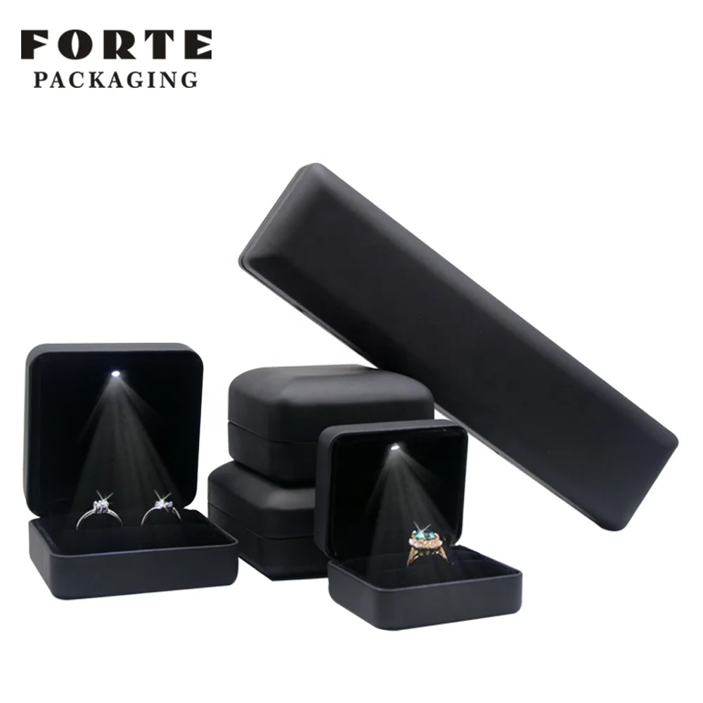 FORTE coffret bijoux black high end leather engagement custom made jewelry boxes jeweler ring box with  LED