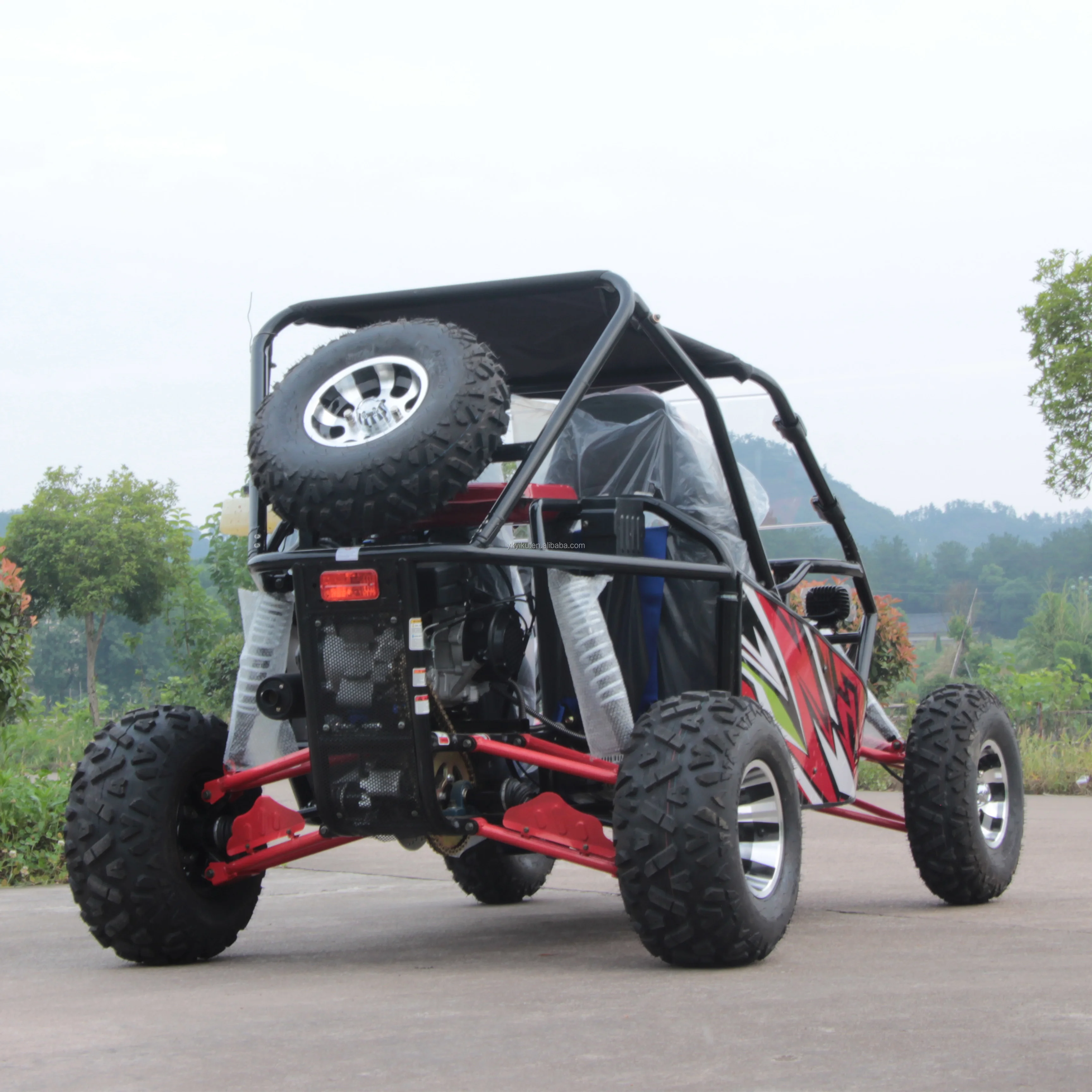 New 200cc 2-seat steering wheel UTV 4x4 sports go kart automatic transmission engine all terrain off-road vehicle