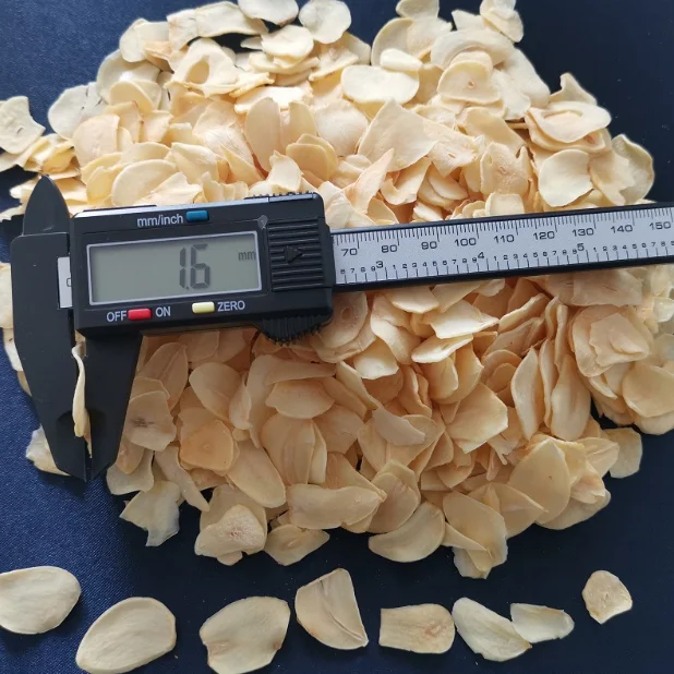China Dehydrated Garlic Flakes From Manufacturer Directly