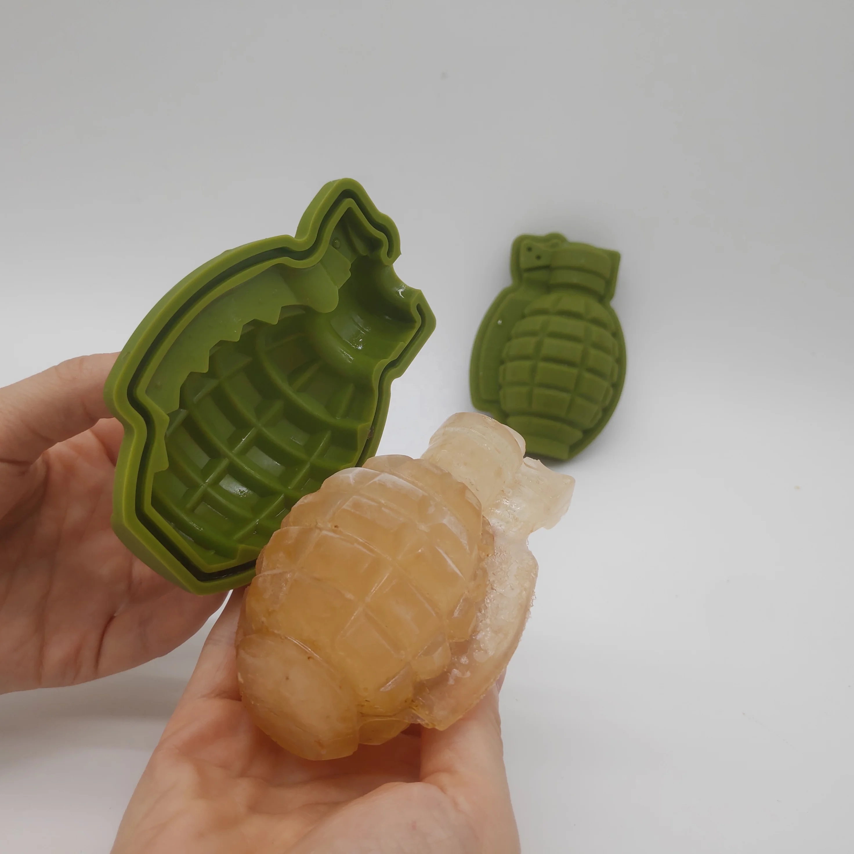 DIY Made Grenade Ice Lattice Mold Food Grade Silica Gel is used for Making Cold Drink Flavor of Whisky and Cocktails