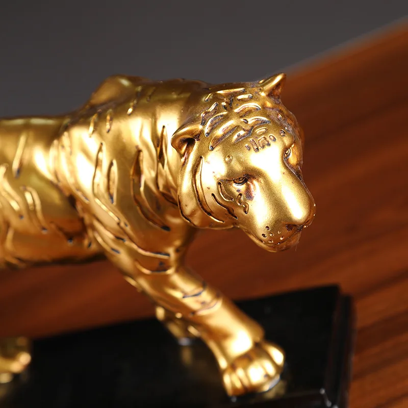 2024 resin animal crafts American Tiger Leopard Decoration Living Room Office Table Crafts Leopard Sculpture Resin Tiger Statue