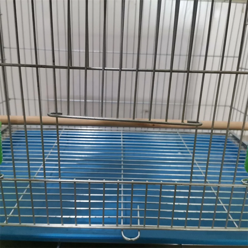 The manufacturer sells complete accessories at low prices, galvanized pet bird cage, parrot cage and single cage